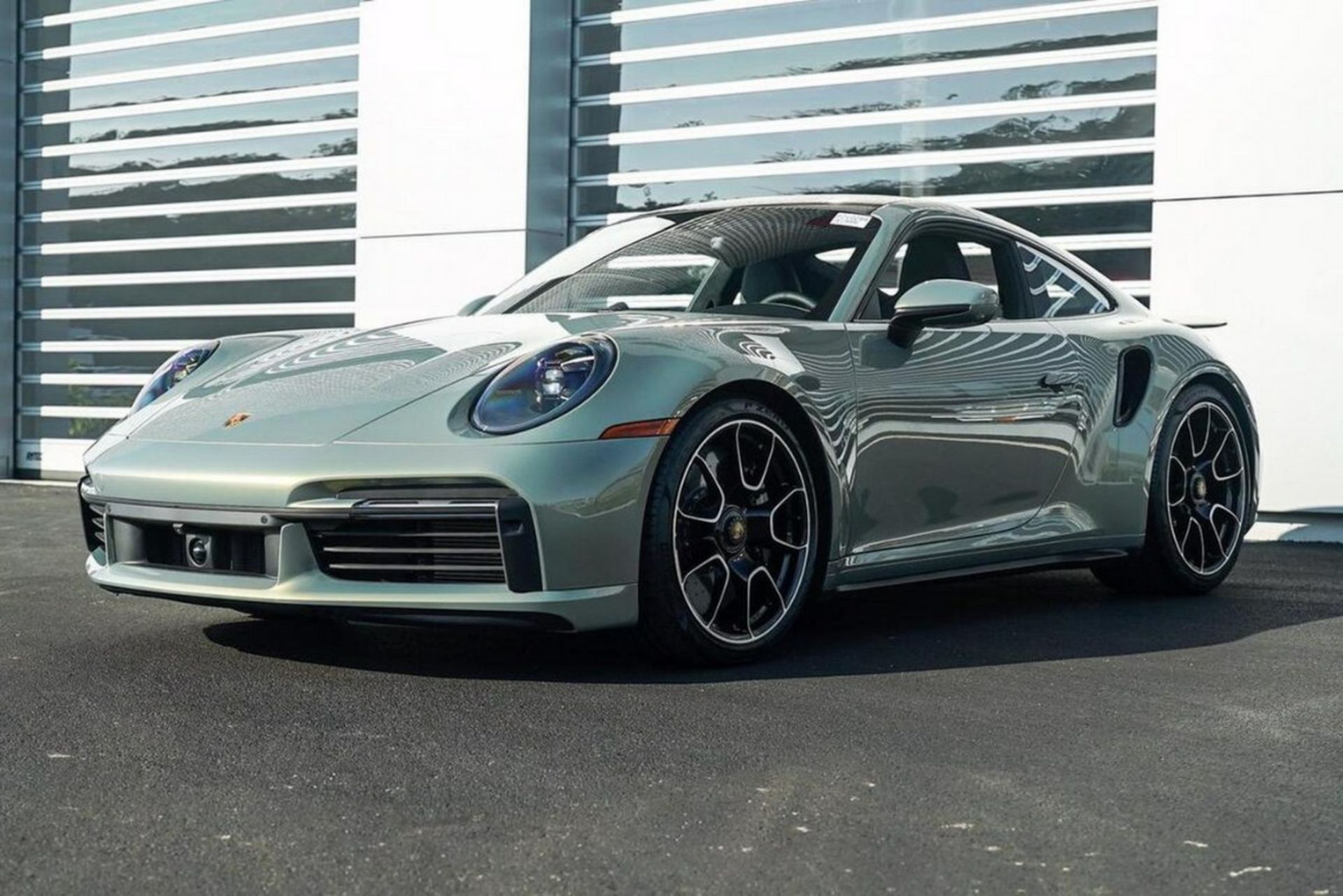 2021-Porsche-911-Turbo-S-Dealer-2