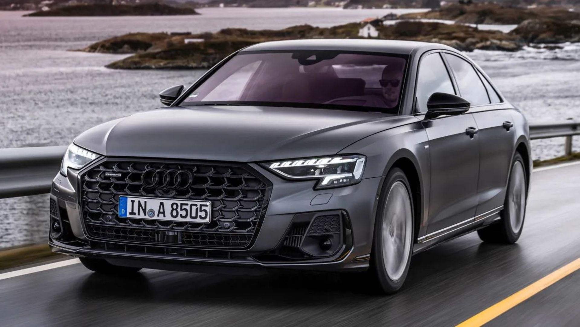 Audi A8 2021-3