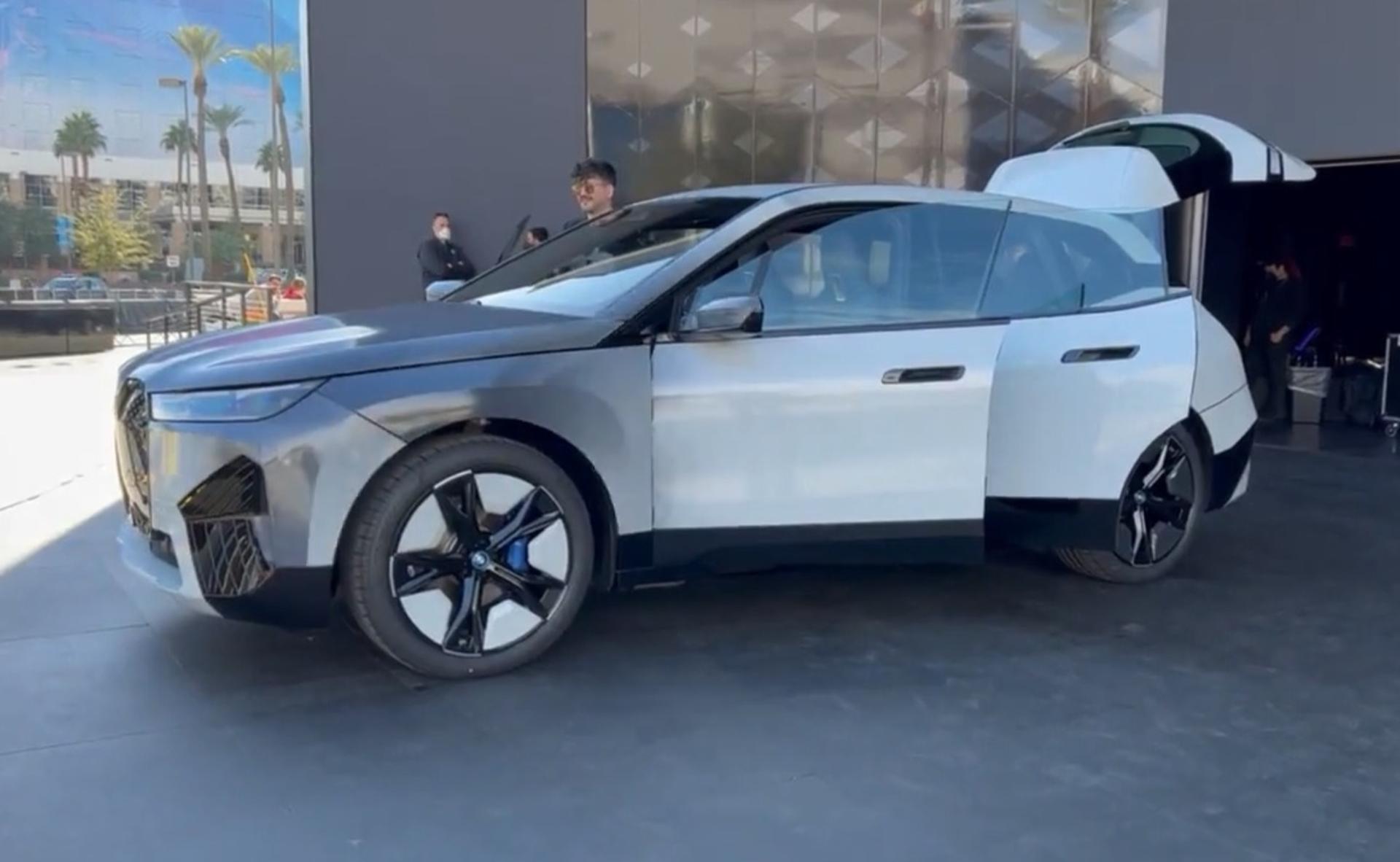 BMW ix color