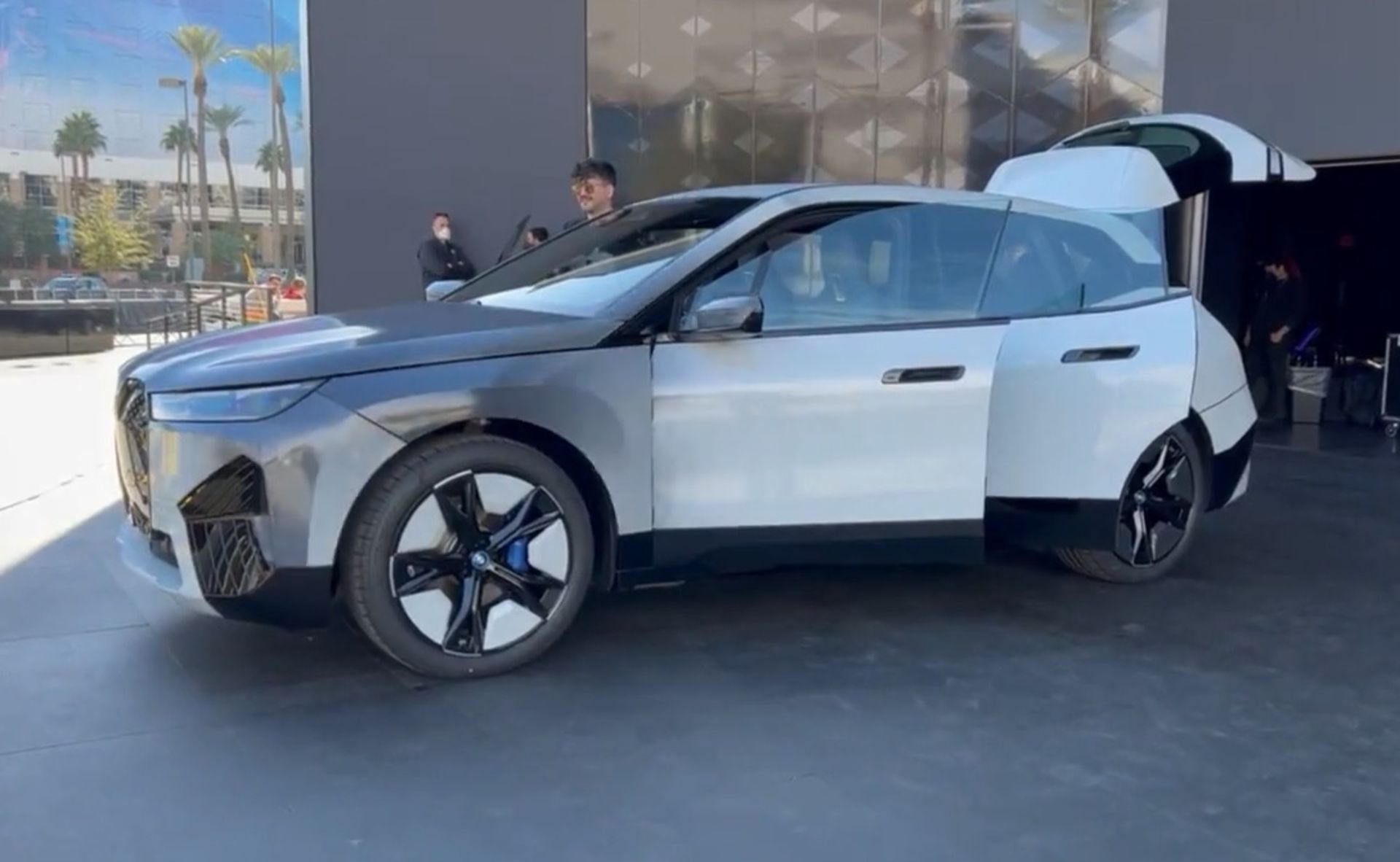 BMW ix color