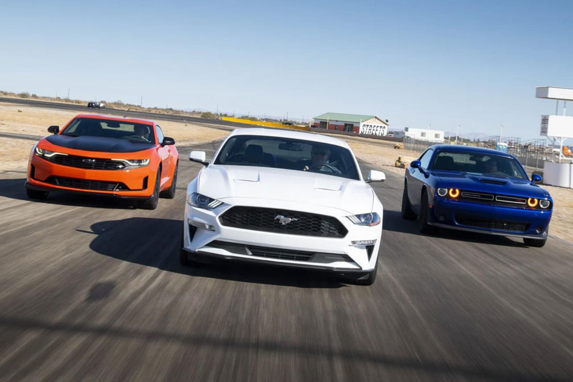 Challenger-Mustang-3