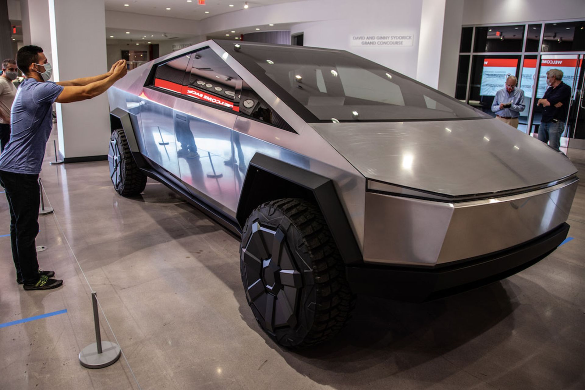 Tesla-3