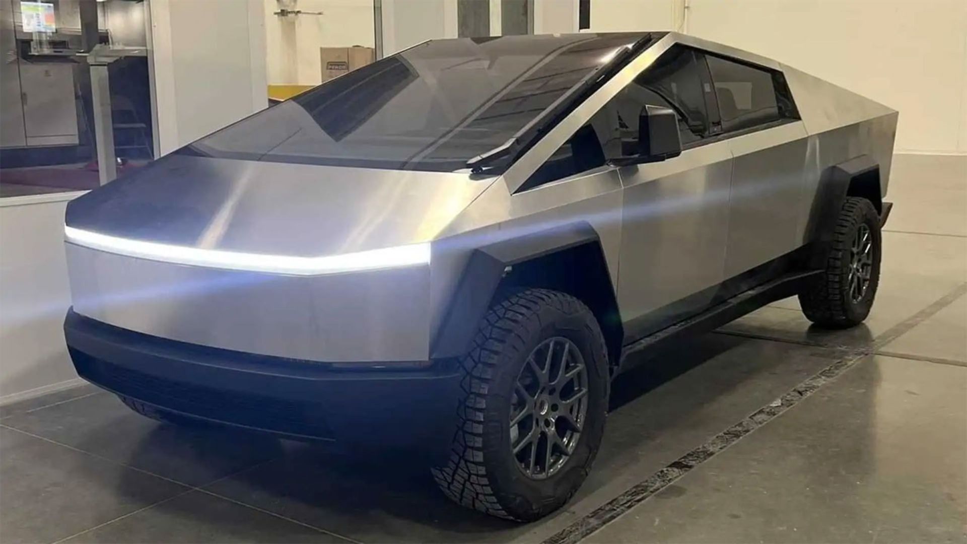 Tesla-Cybertruck-1