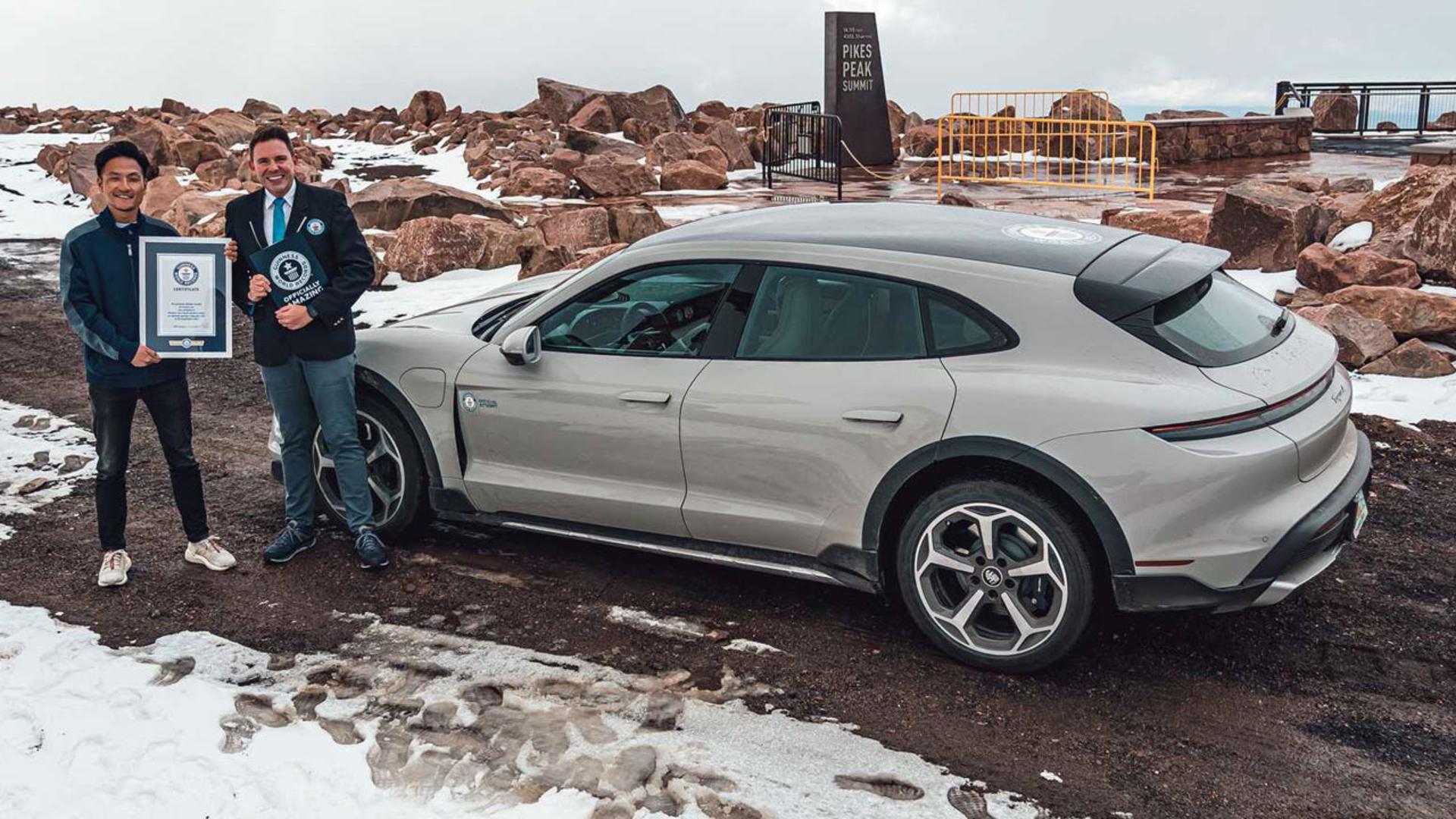 porsche-taycan-cross-turism