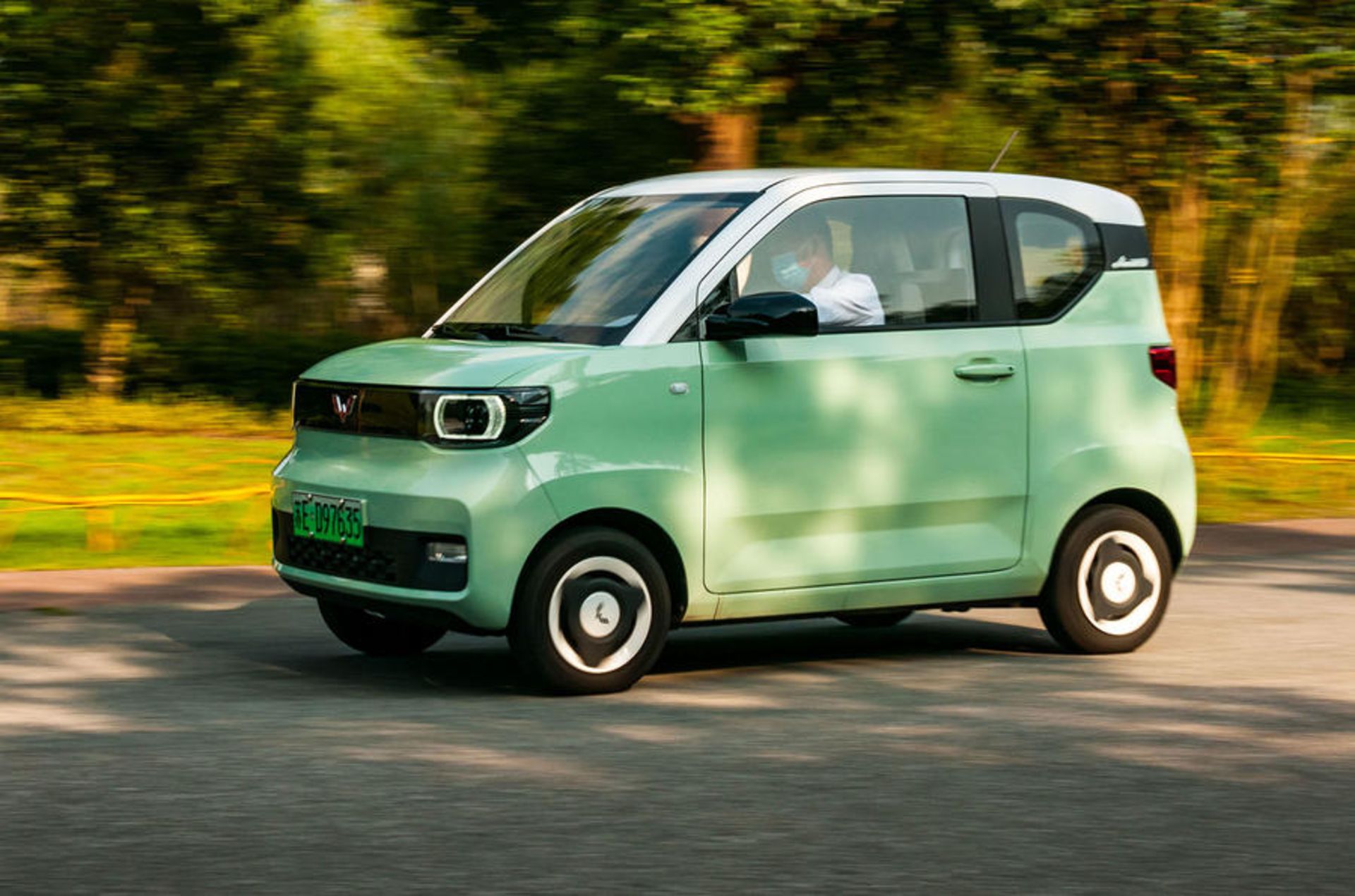 wuling_mini_ev_985