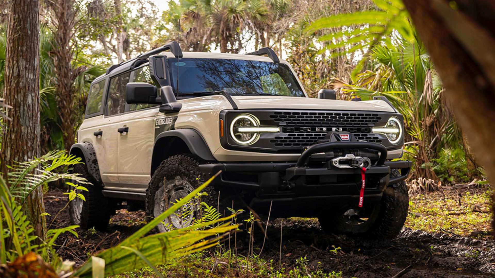2022-ford-bronco-everglades-edition-exterior (2)-1024