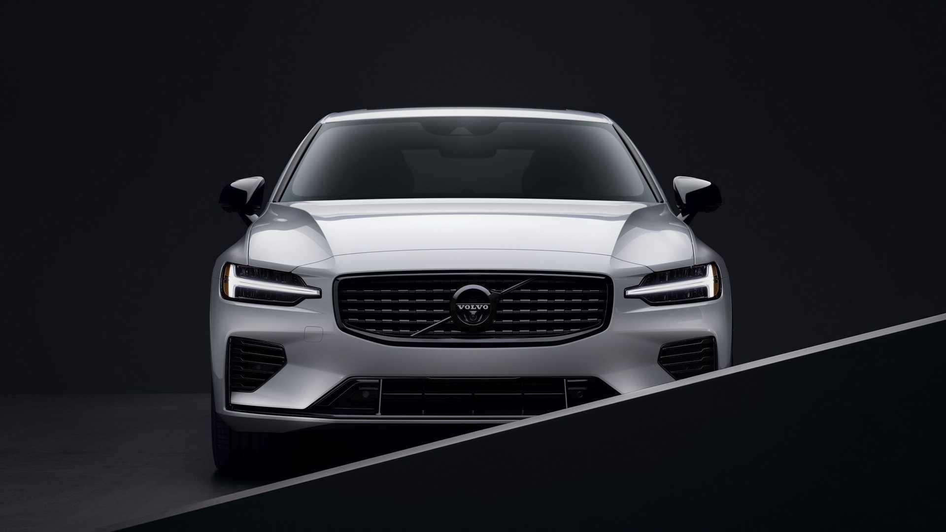 2022-volvo-s60-black-edition-front-view