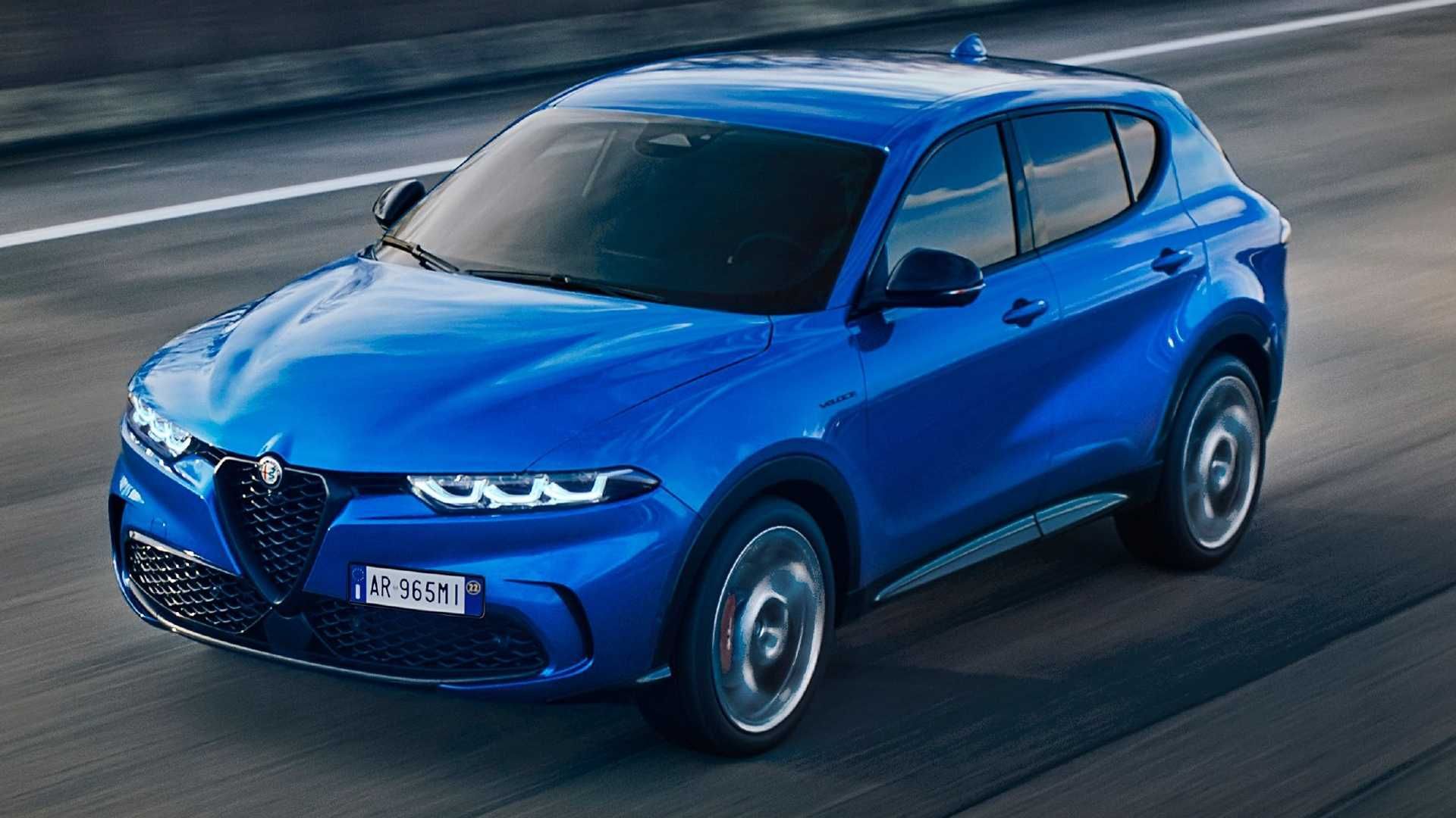 2023-alfa-romeo-tonale-veloce-front-angle-on-road