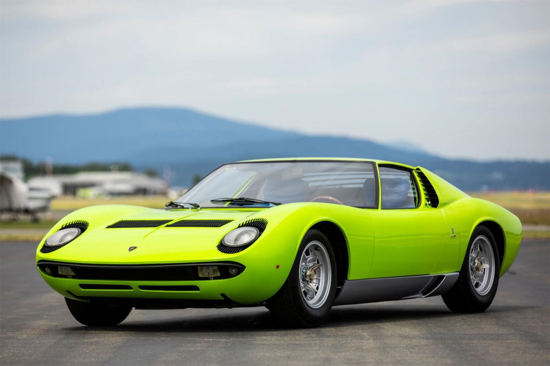 Lamborghini-Miura-1