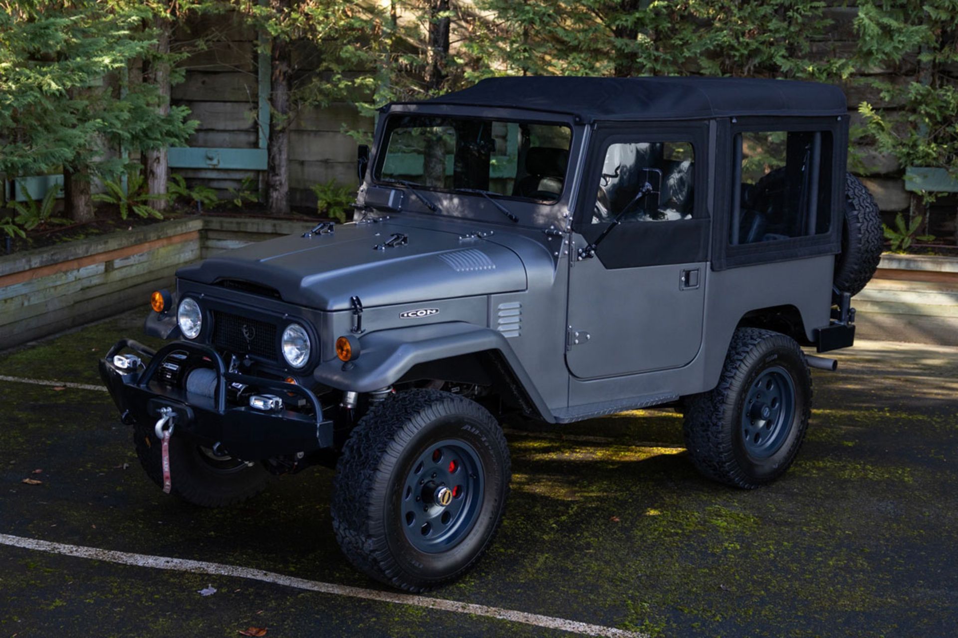 Toyota-Land-Cruiser-2