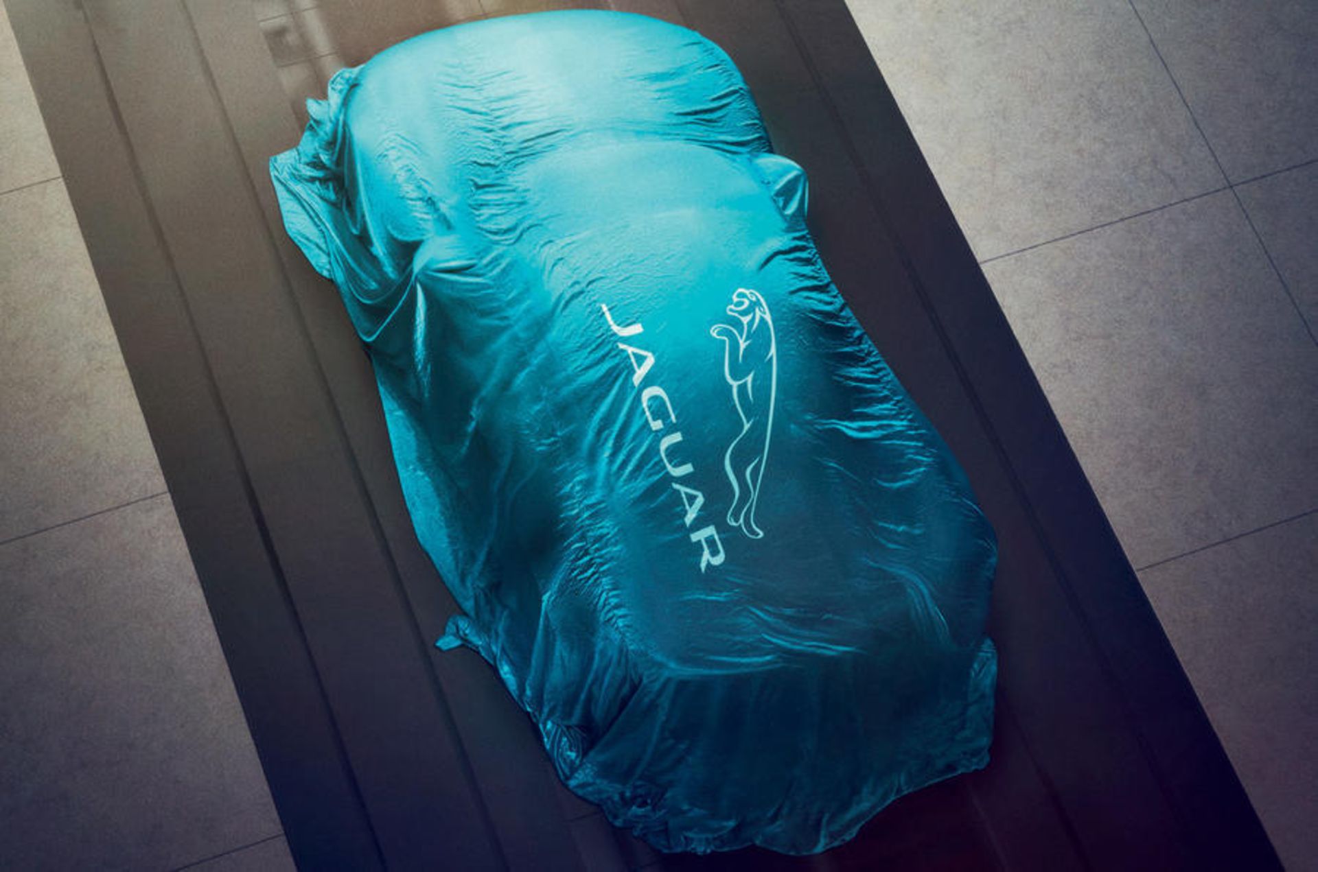jaguar_ev_covered_car_3