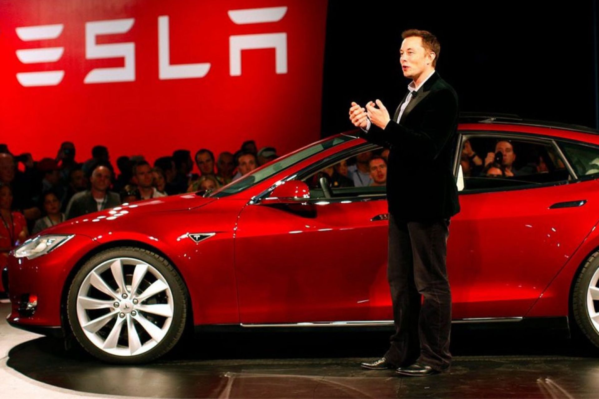 2021-tesla-model-s-plaid-2