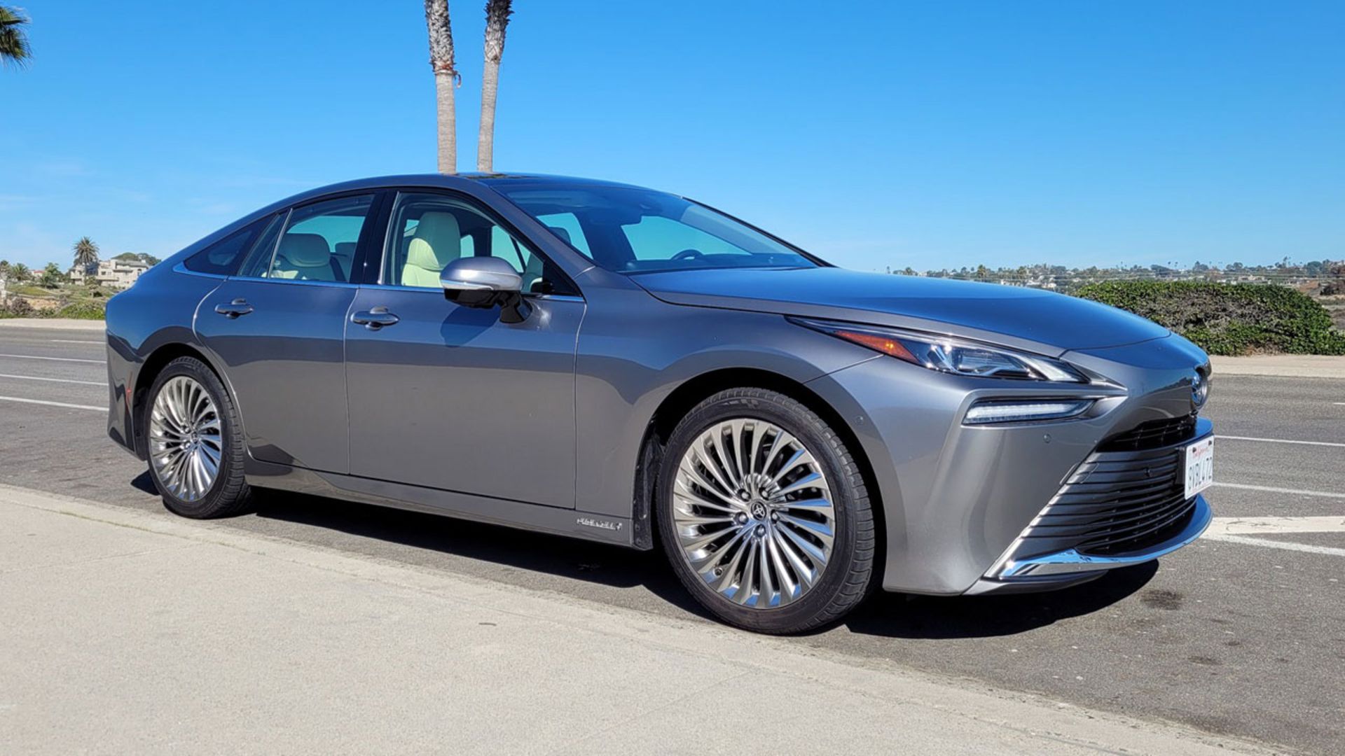 2022-Toyota-Mirai-3