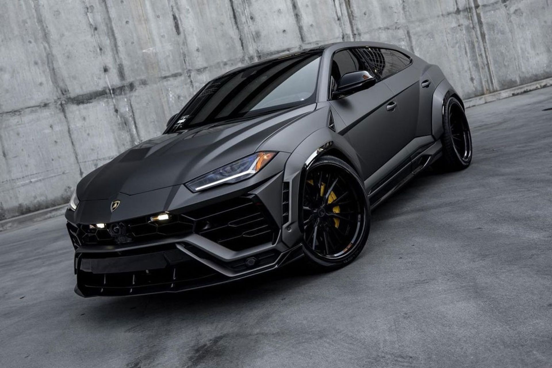 Lamborghini-Urus-1