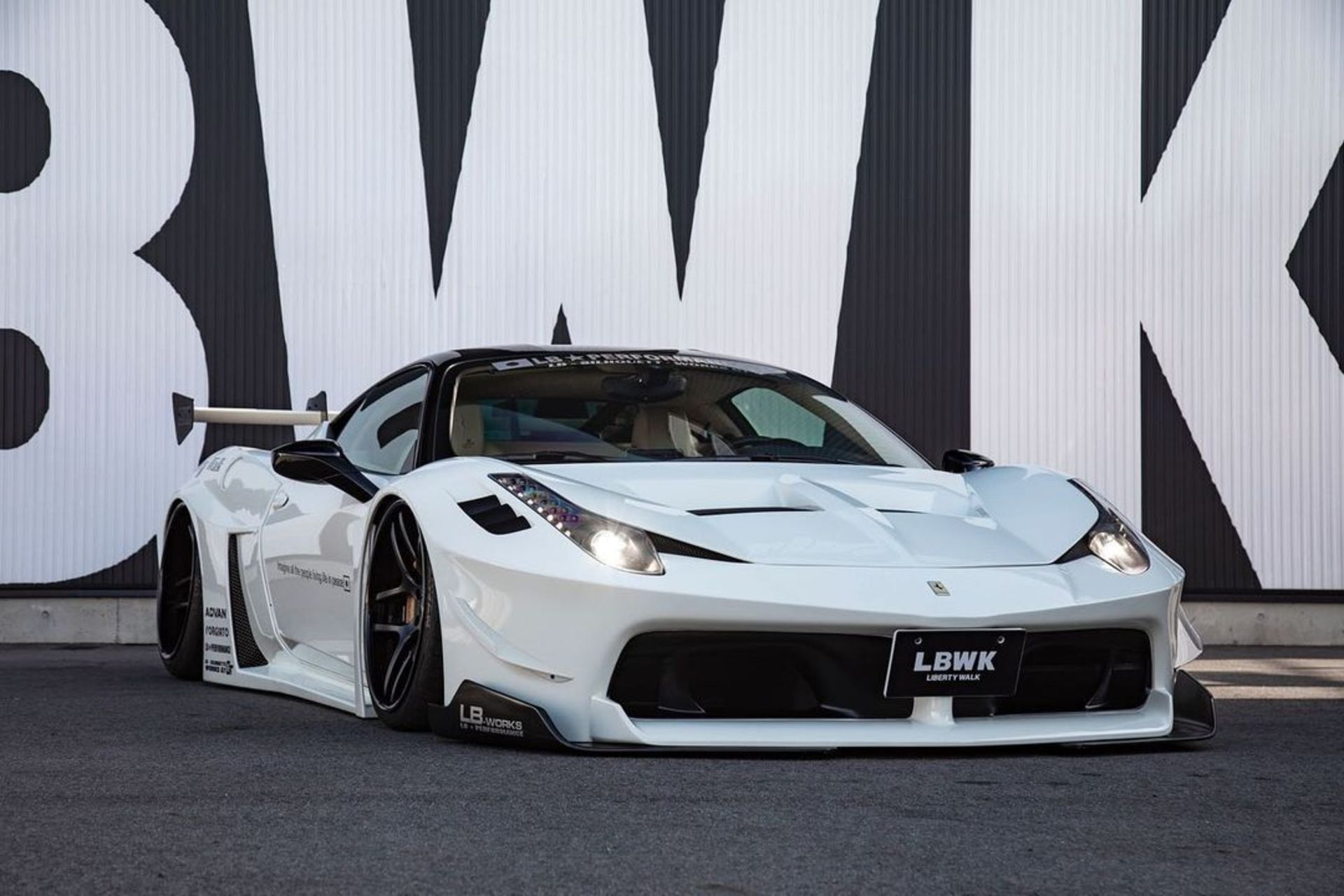 Liberty-Walk-ferrari 458GTB