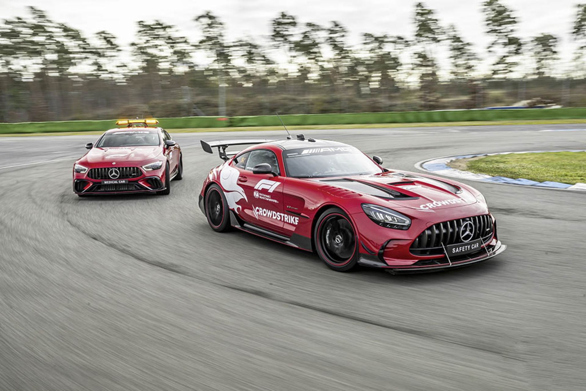 Mercedes-AMG-GT-Black-Series-2022-F1-Safety-Car-Mercedes-AMG-GT-63-S-2022-F1-Medical-Car-6