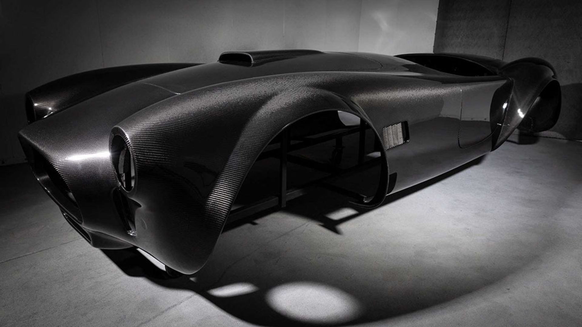 carbon-fiber-shelby-cobra-race-car (3)-1024