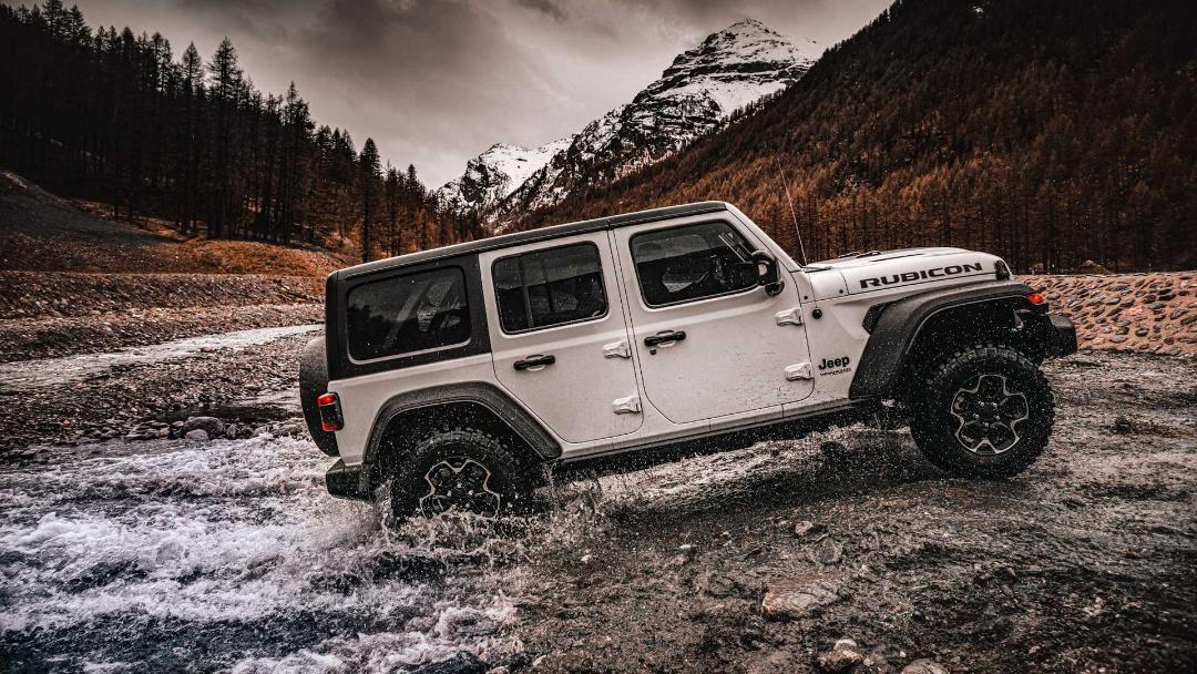 2022-jeep-wrangler-4xe-europe (2)