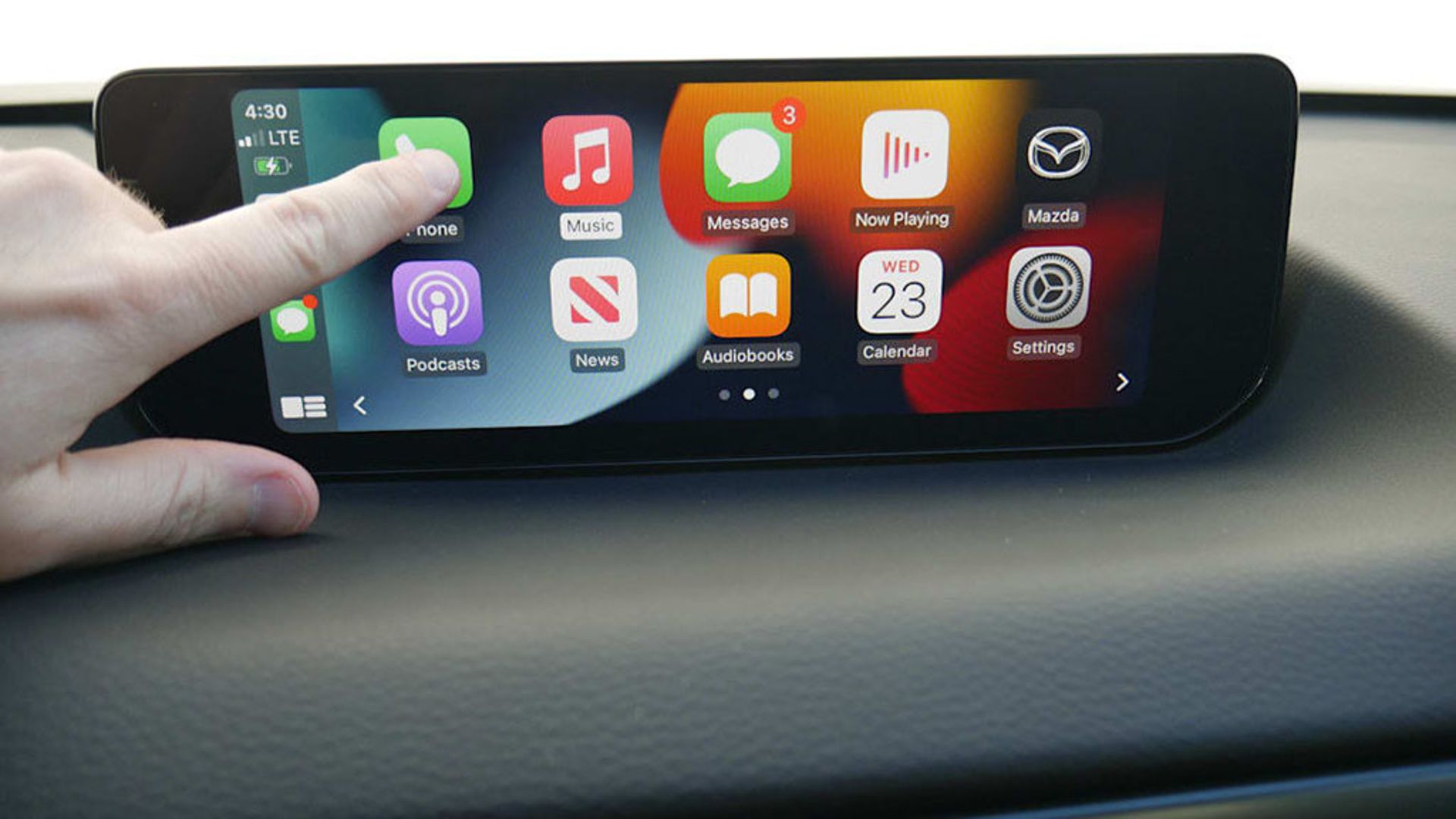 2023-Mazda-CX-50-touchscreen-with-CarPlay-1024