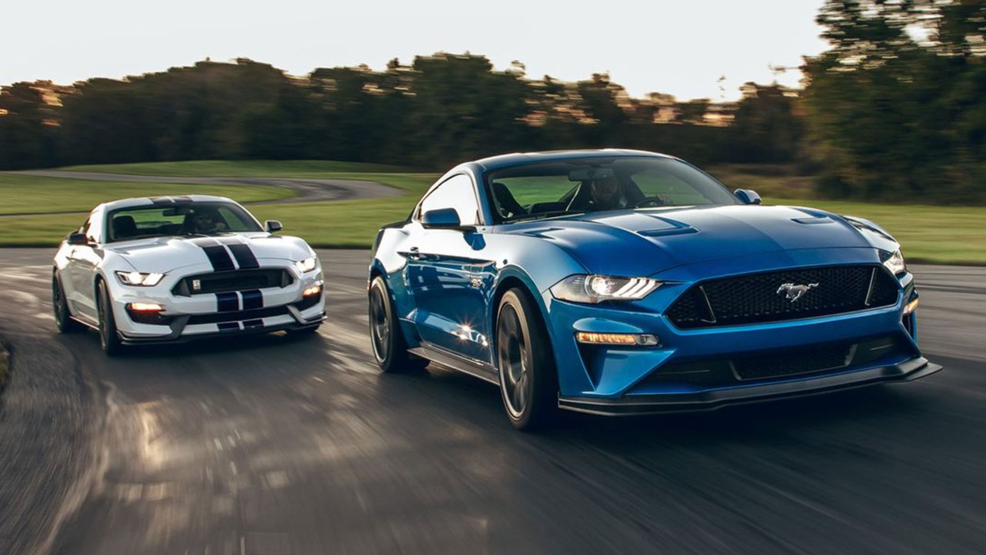 Ford-Mustang-2