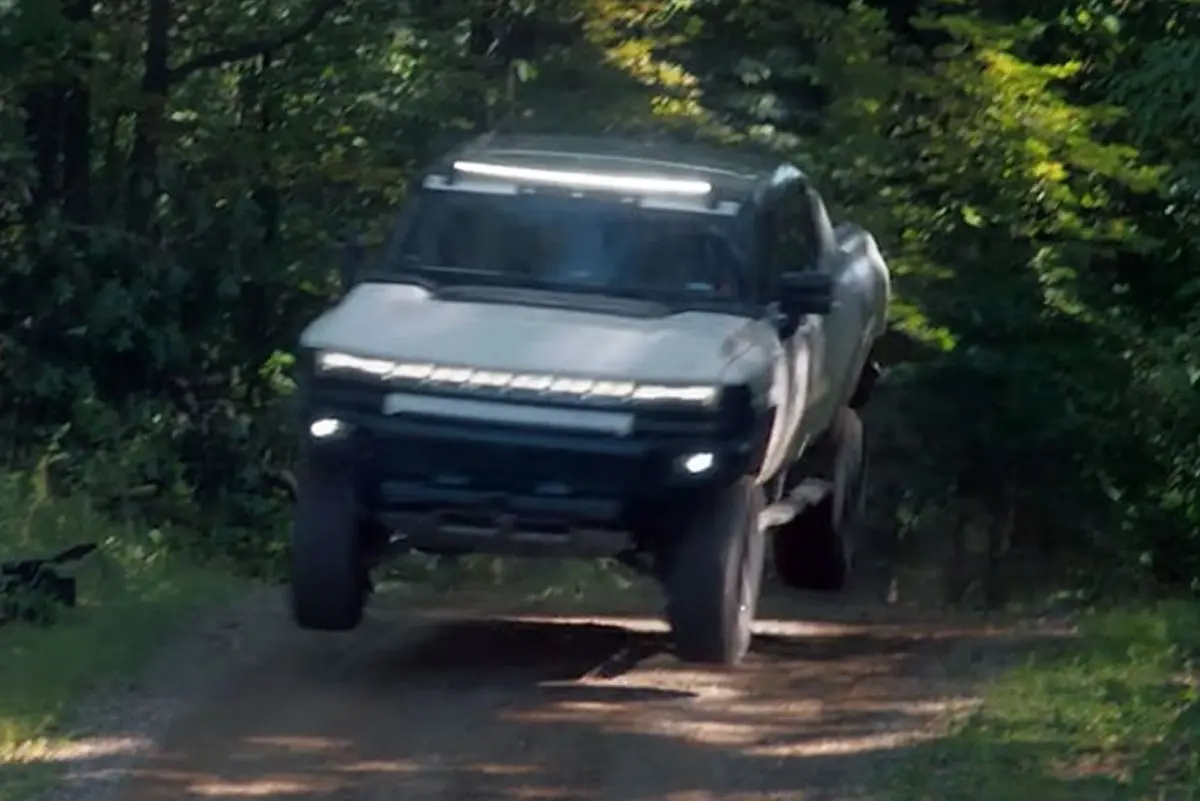 GMC-Hummer-3