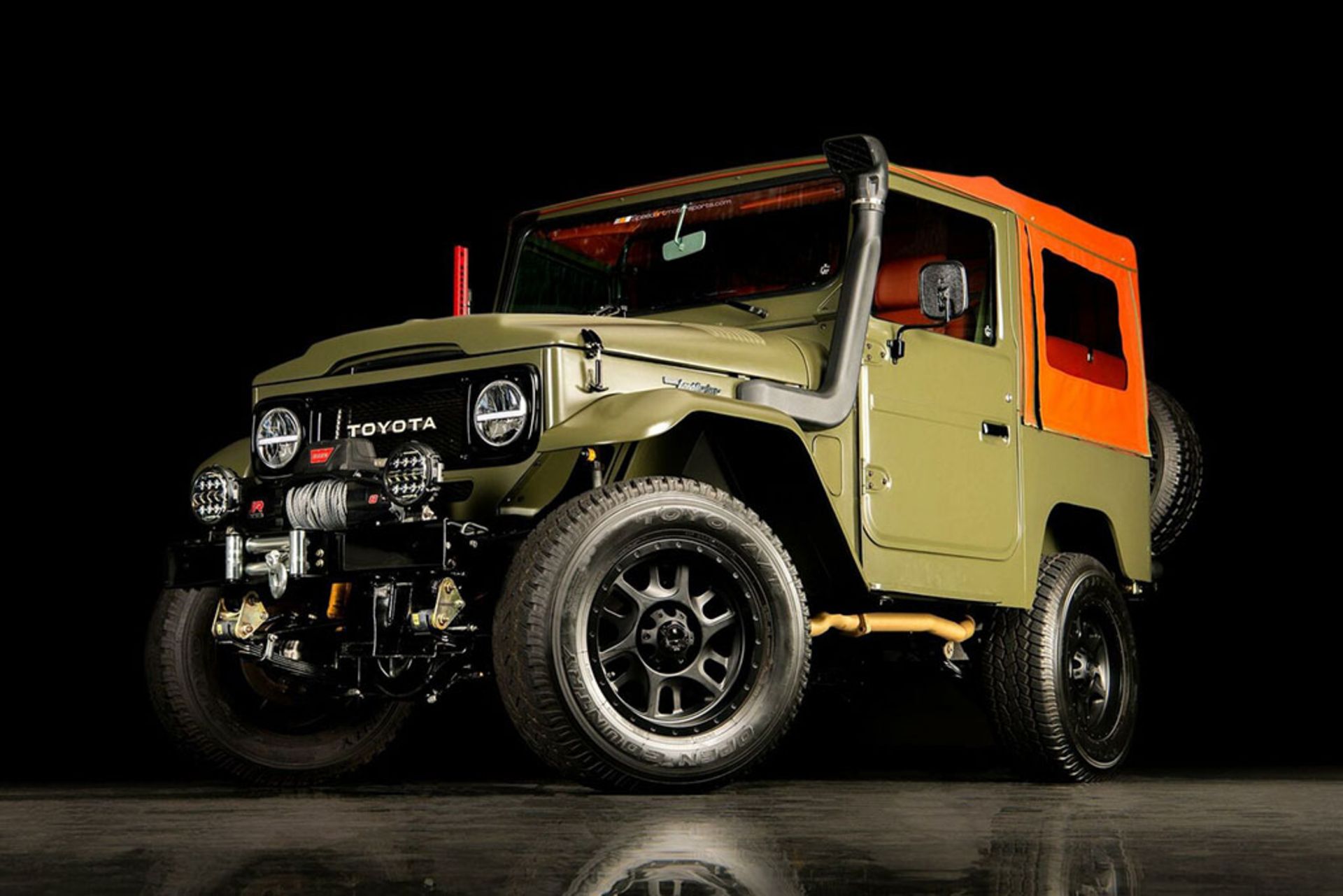 Toyota-FJ40-Land-Cruiser-5-1024