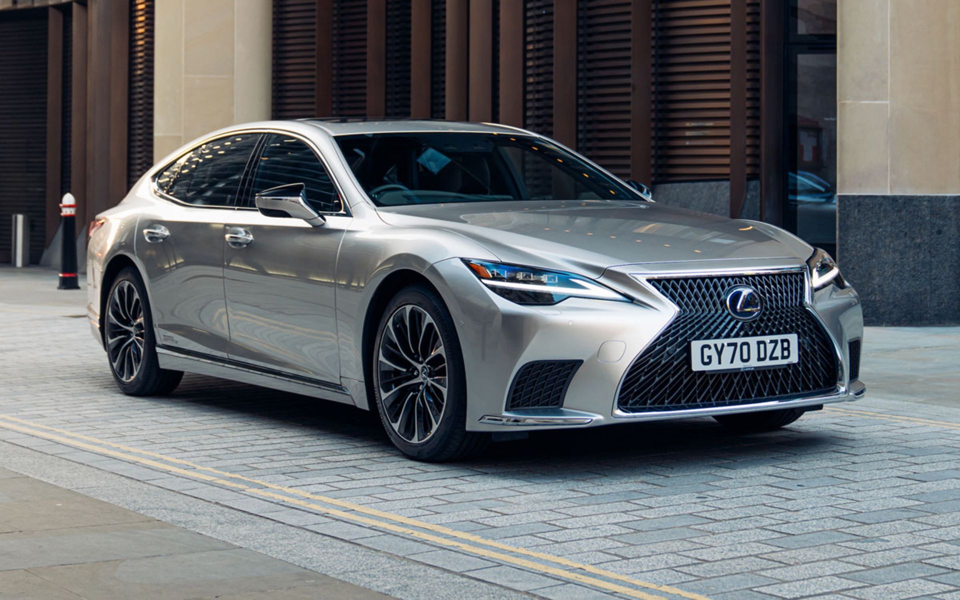 lexus_ls_500h-1