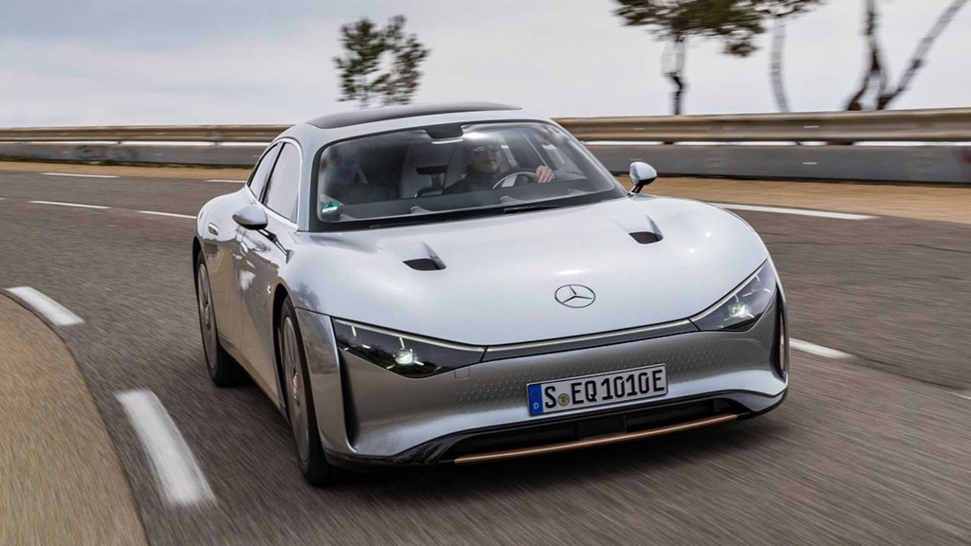 mercedes-benz-vision-eqxx-concept-exterior-front-quarter-1024