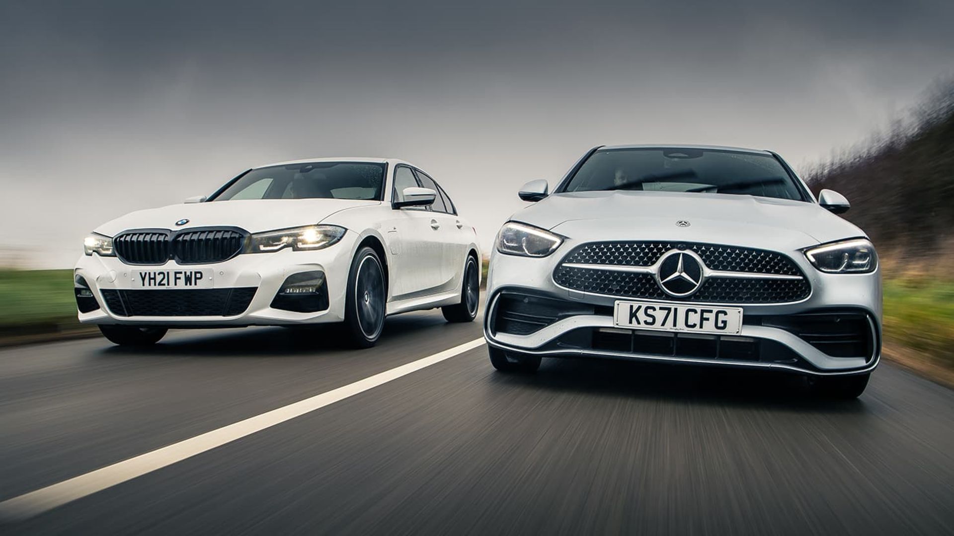 1 - TopGear - Drives - Mercedes 300e vs BMW 330e - 037