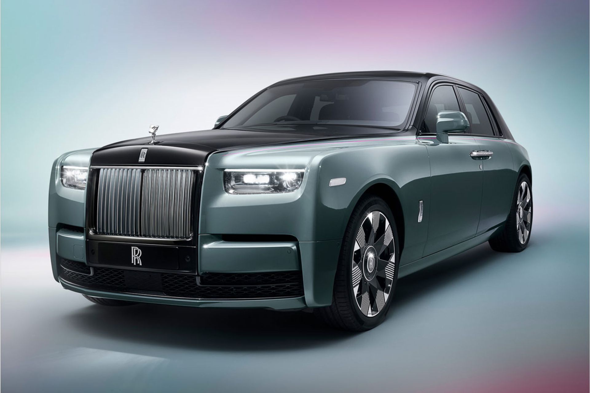 2022-Rolls-Royce-Phantom-1
