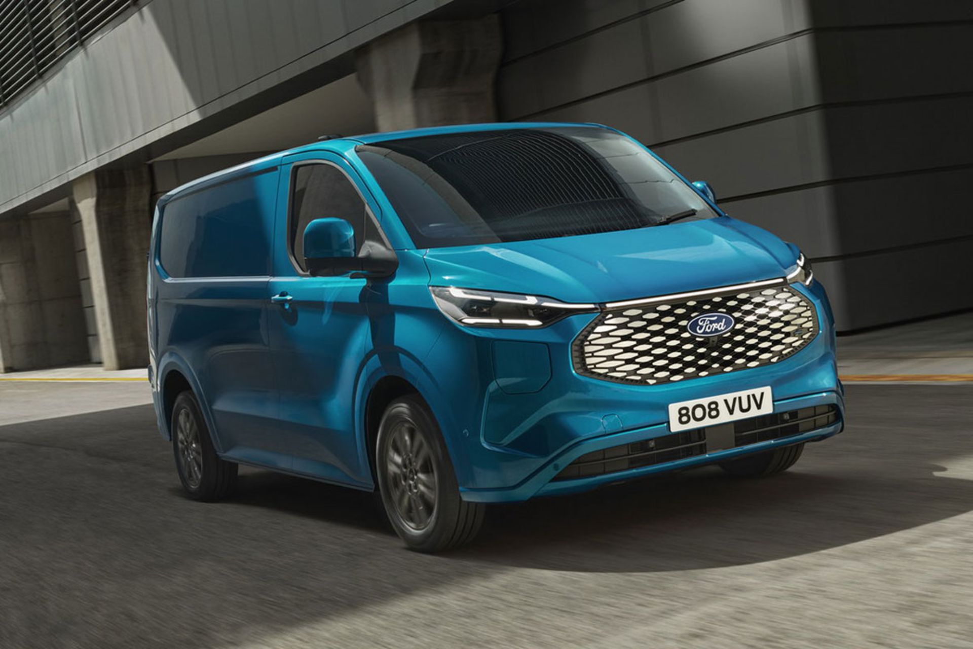 Ford-E-Transit-Custom-1