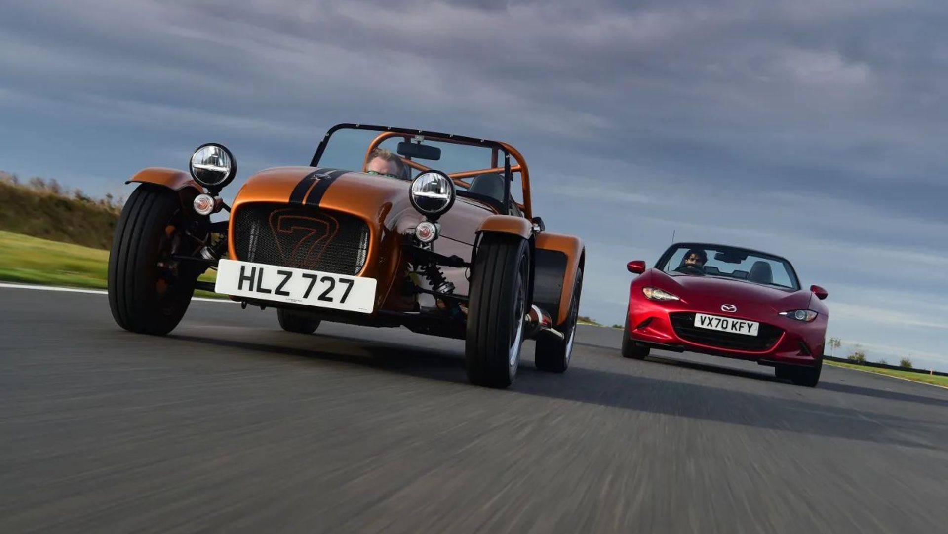 Mazda MX-5 vs Caterham 170r twin test-35