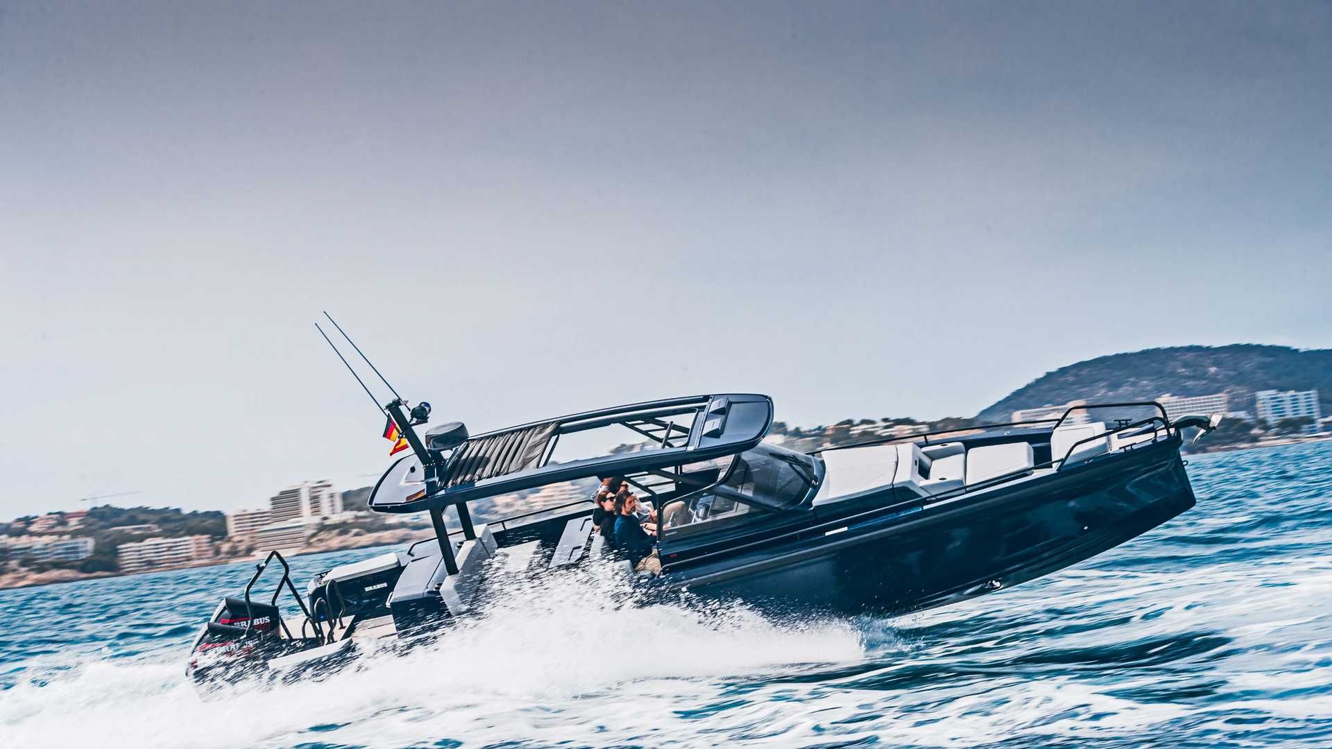 brabus-shadow-900-is-a-tuned-boat-with-hp-to-spare (4)