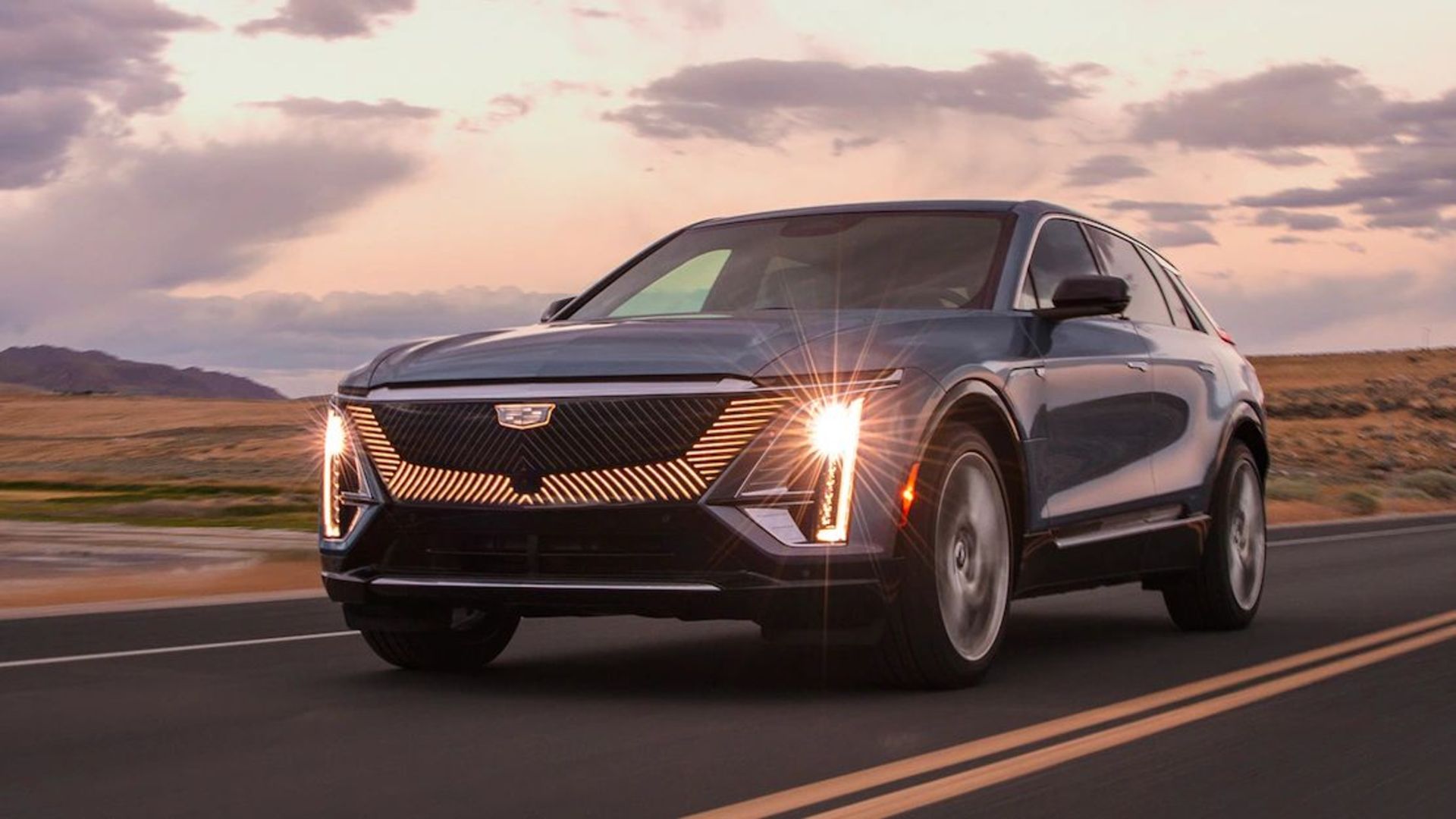 2023-Cadillac-Lyriq-EV-in-motion-1