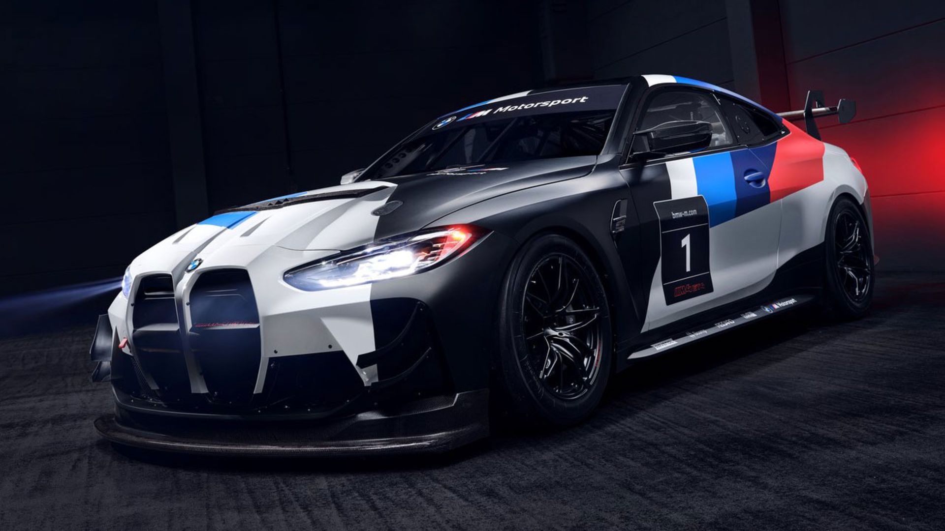 BMW-M4-GT4-1