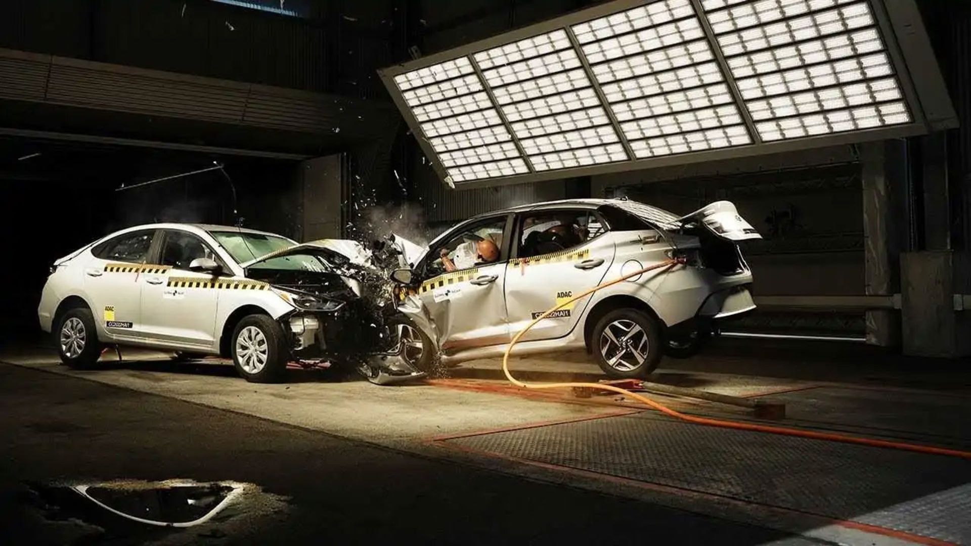 Crash-Test-Of-Entry-Level-Hyundai-Sedans