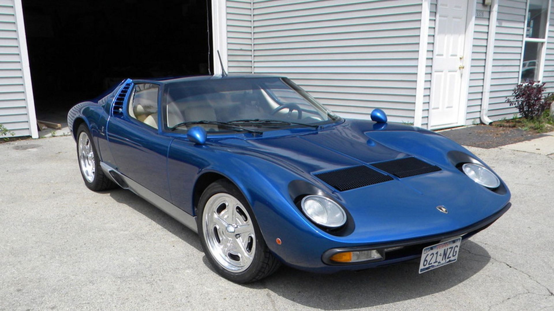Lambo-1