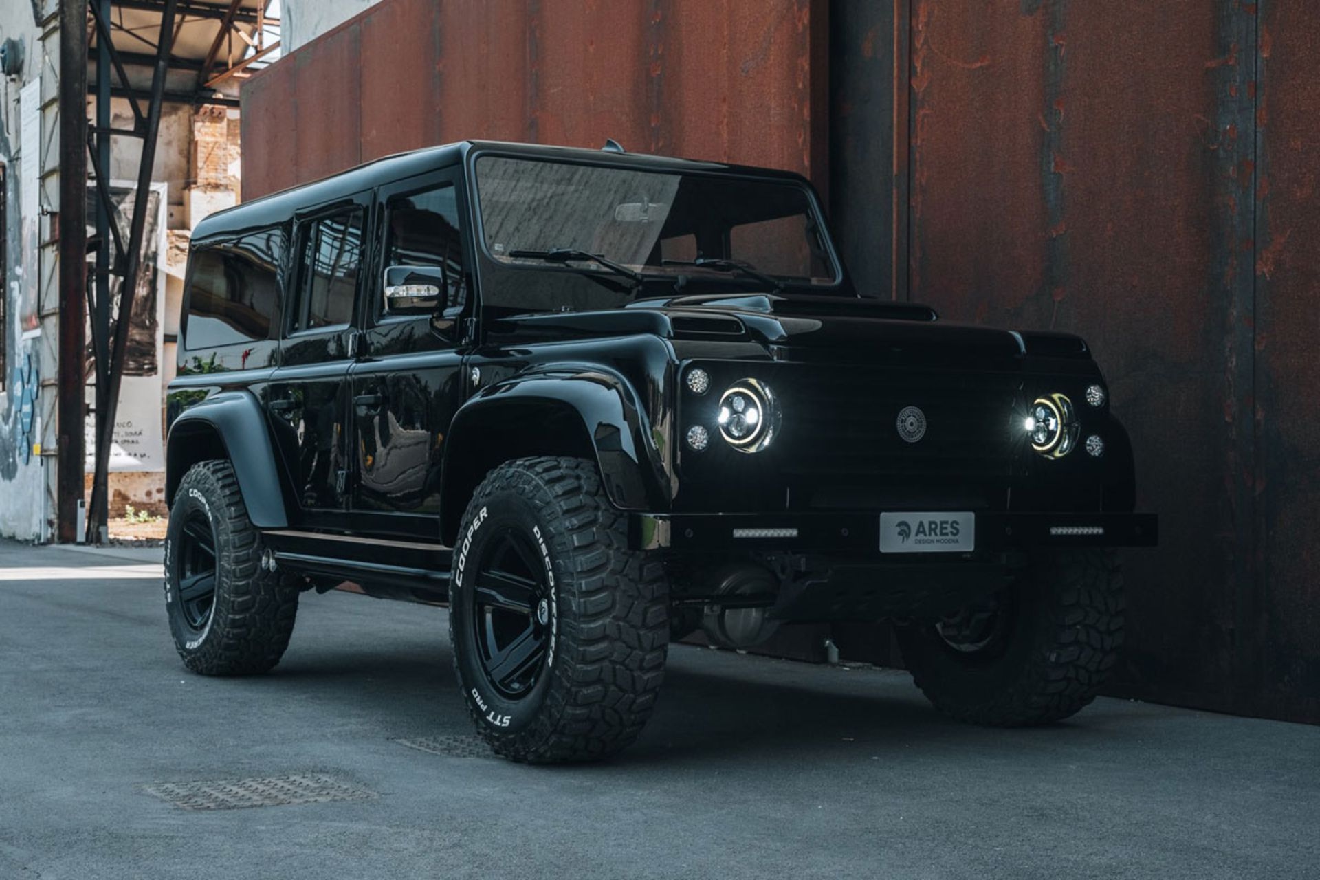 Land-Rover-Defender-1