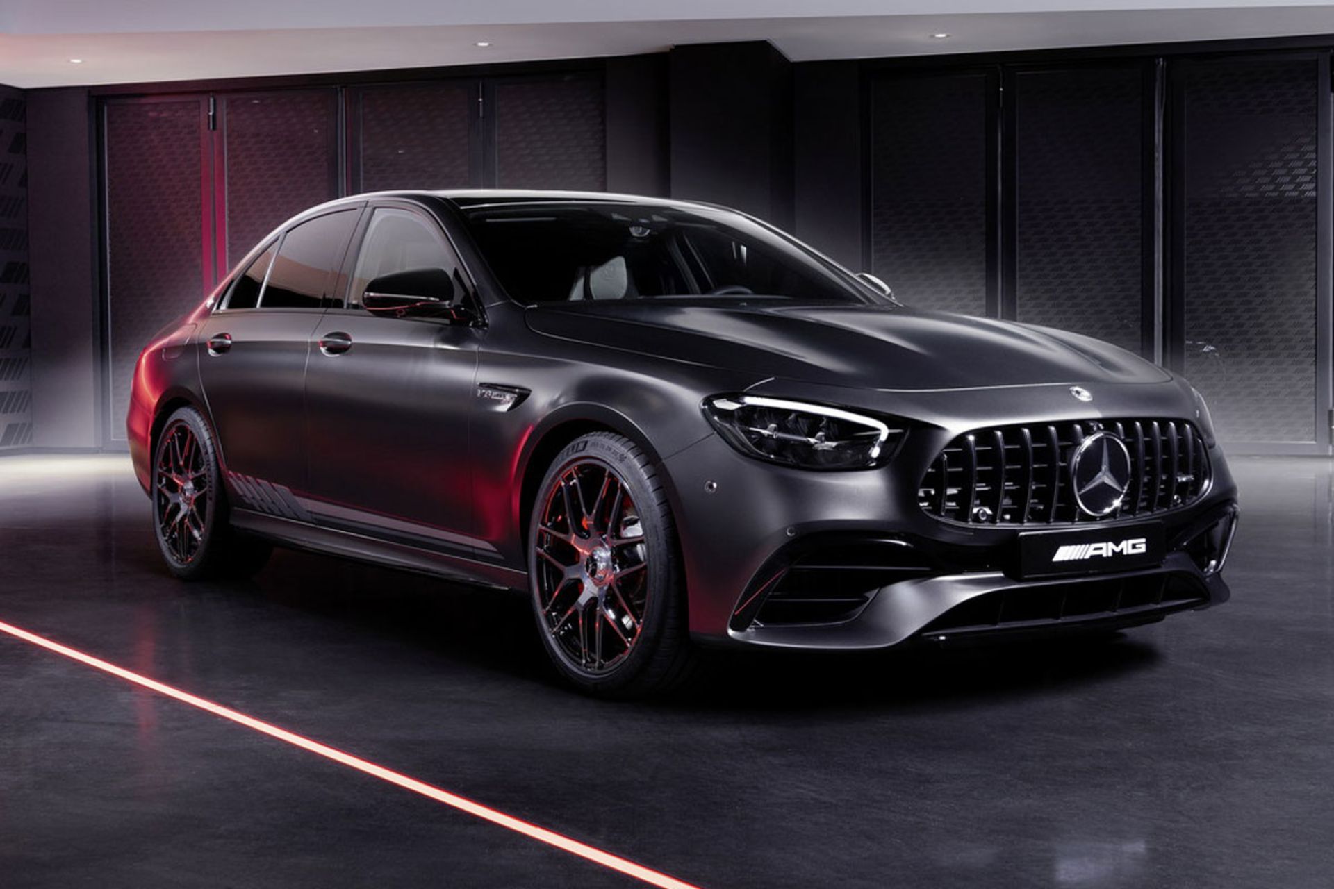 Mercedes-AMG-E-63-S-1