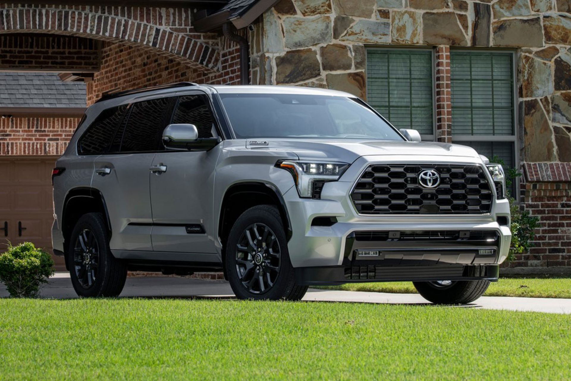 Toyota-Sequoia-1