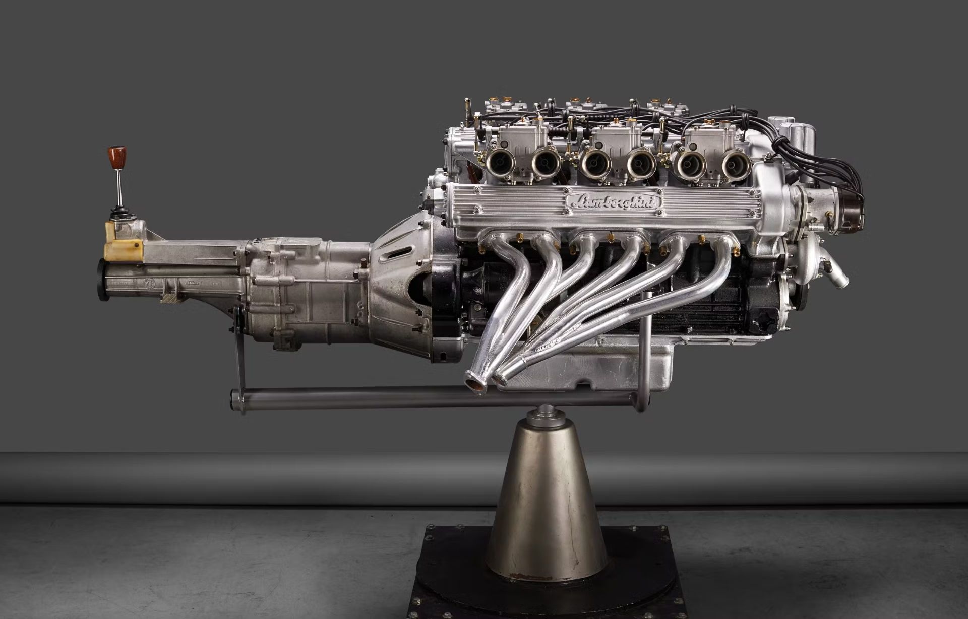 engine v12 lamborghini