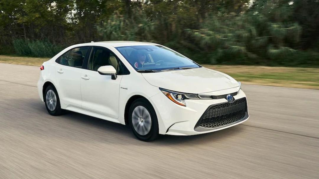 2022-Toyota-Corolla-Hybrid-14