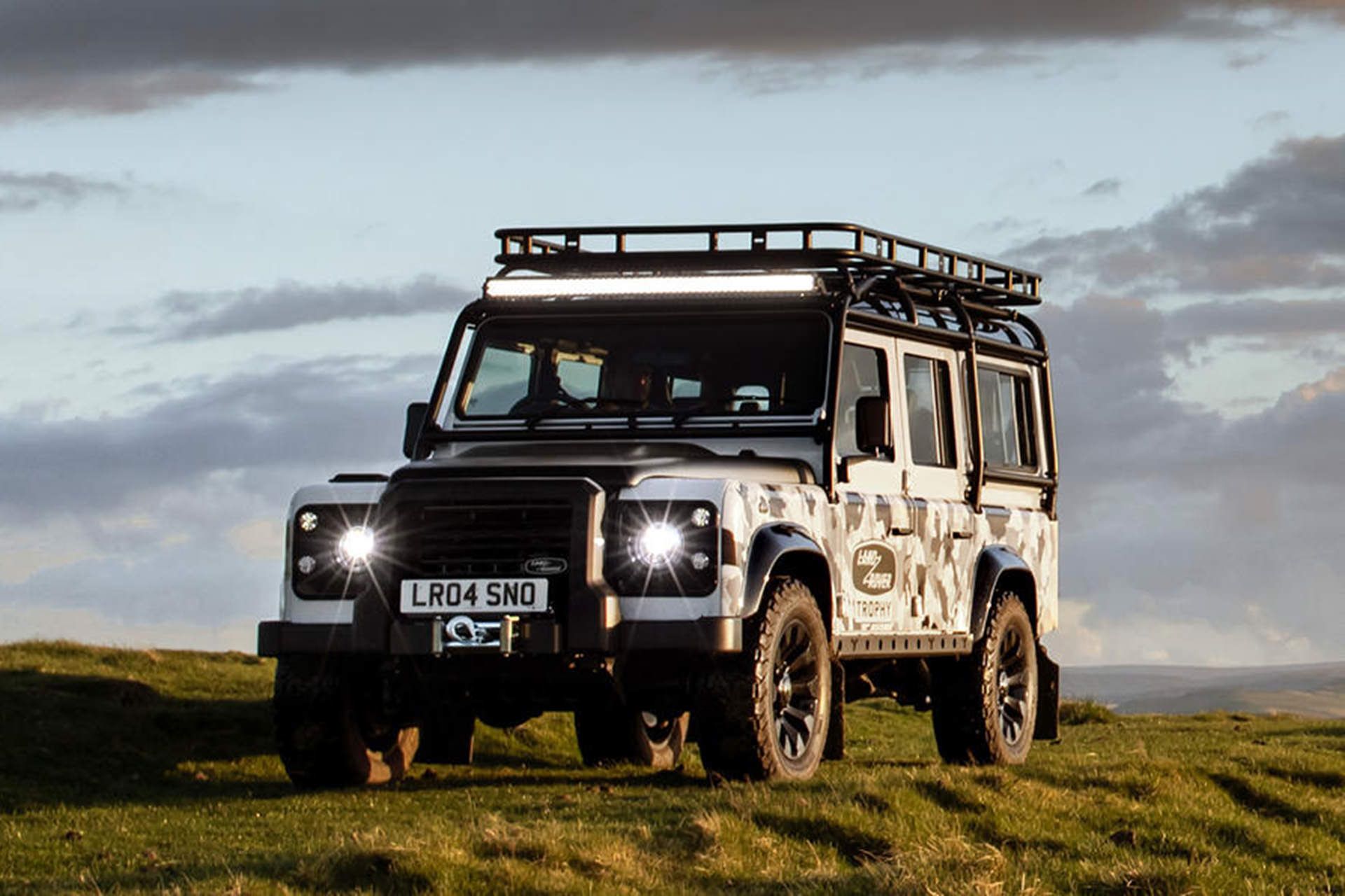 93_land_rover_classic_defender_works_v8_trophy_ii_blue_sky