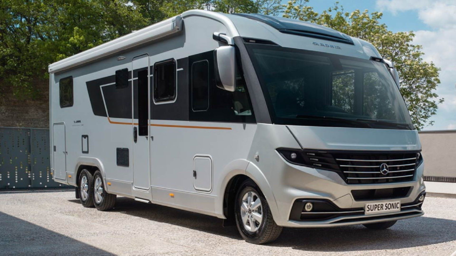 Adria-Supersonic-Motorhome-2