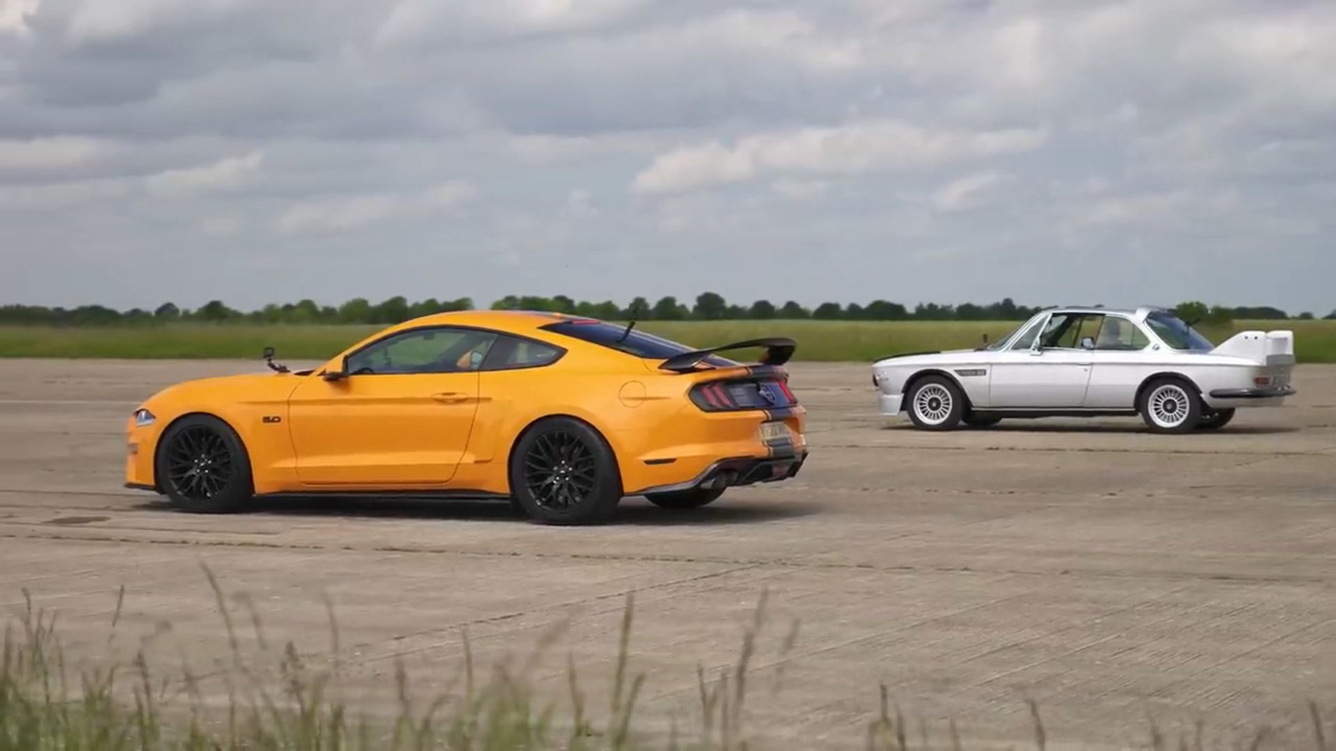 BMW 3.0 CSL vs Ford Mustang V8 DRAG RACE