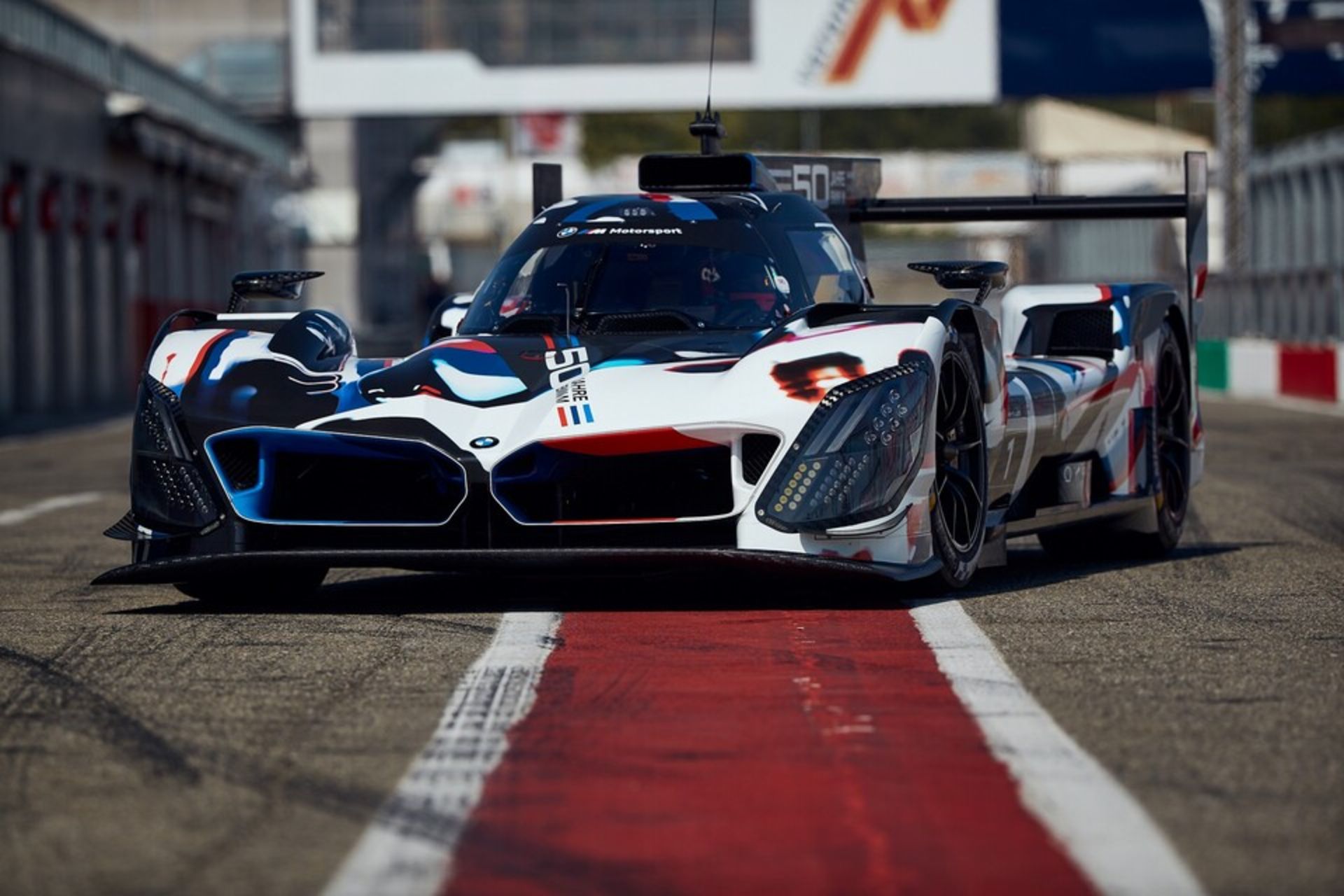 BMW-M-Hybrid-V8-Race-Car-6