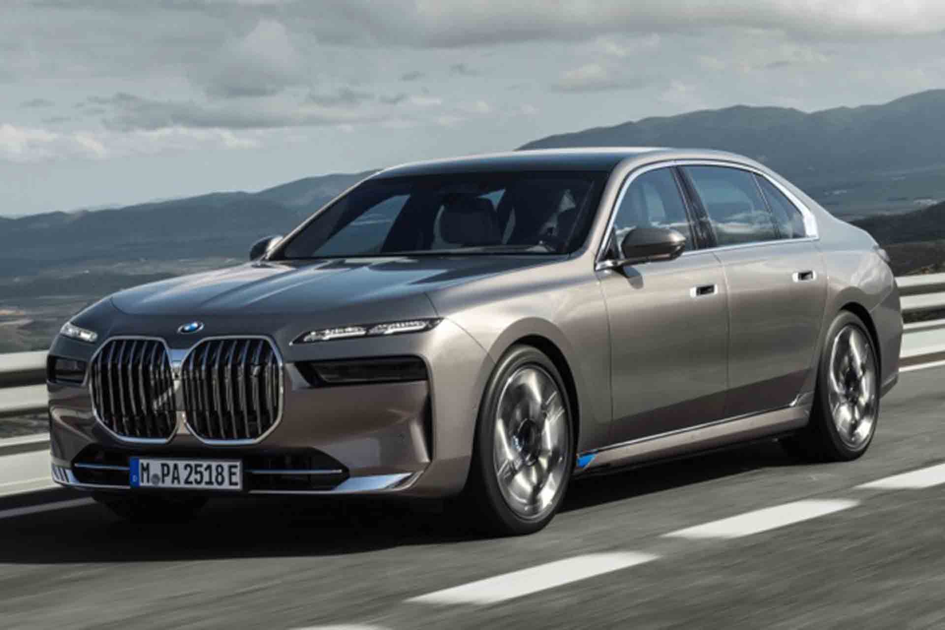 BMW_i7_2022-01