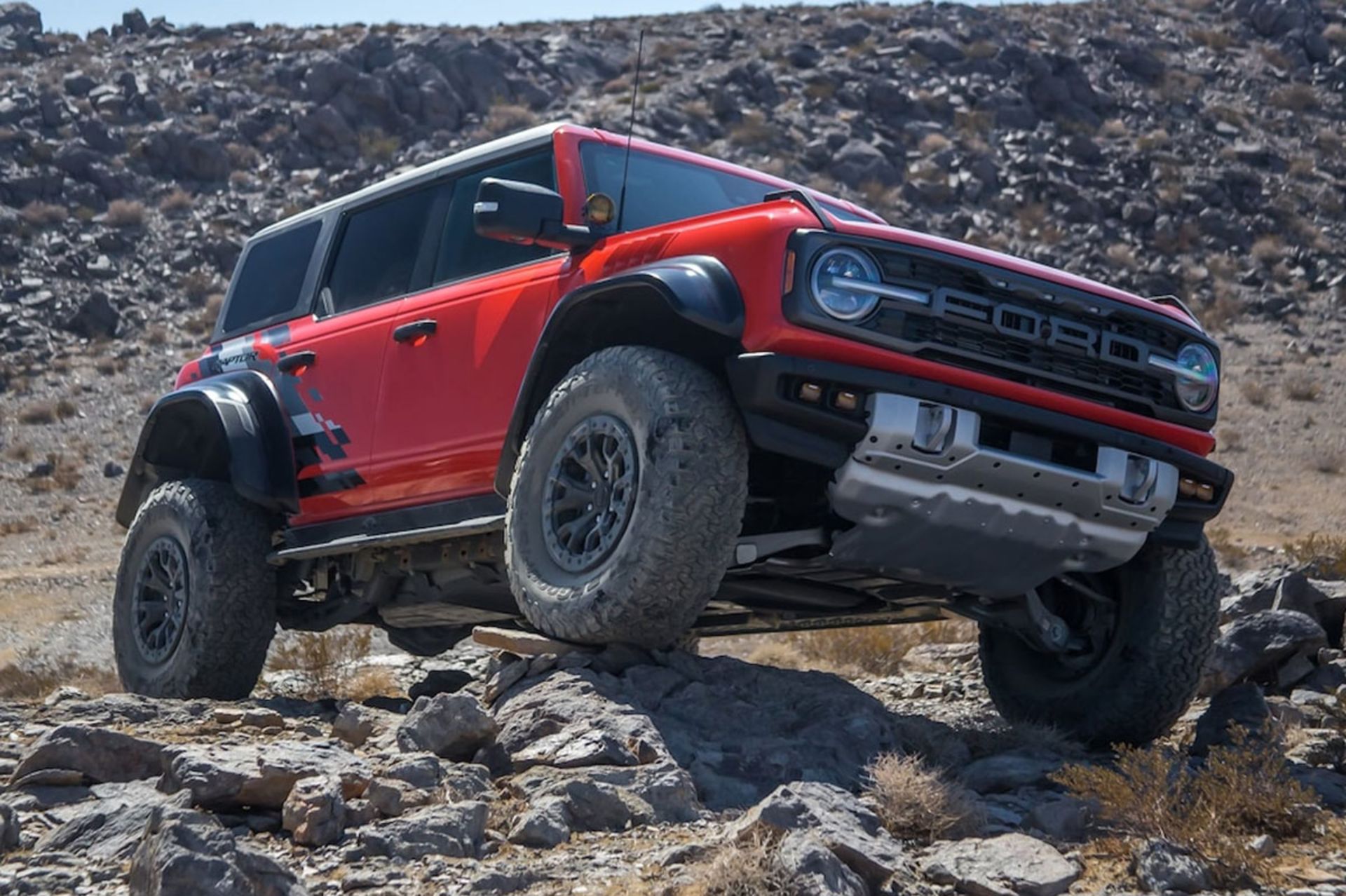 Bronco-Raptor-1