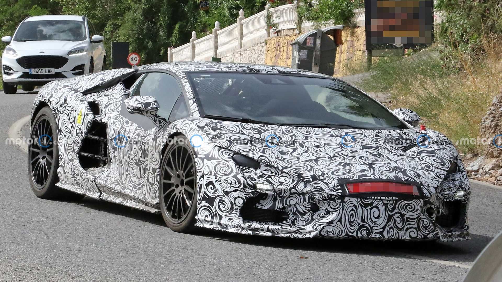 lamborghini-aventador-successor-new-spy-photos
