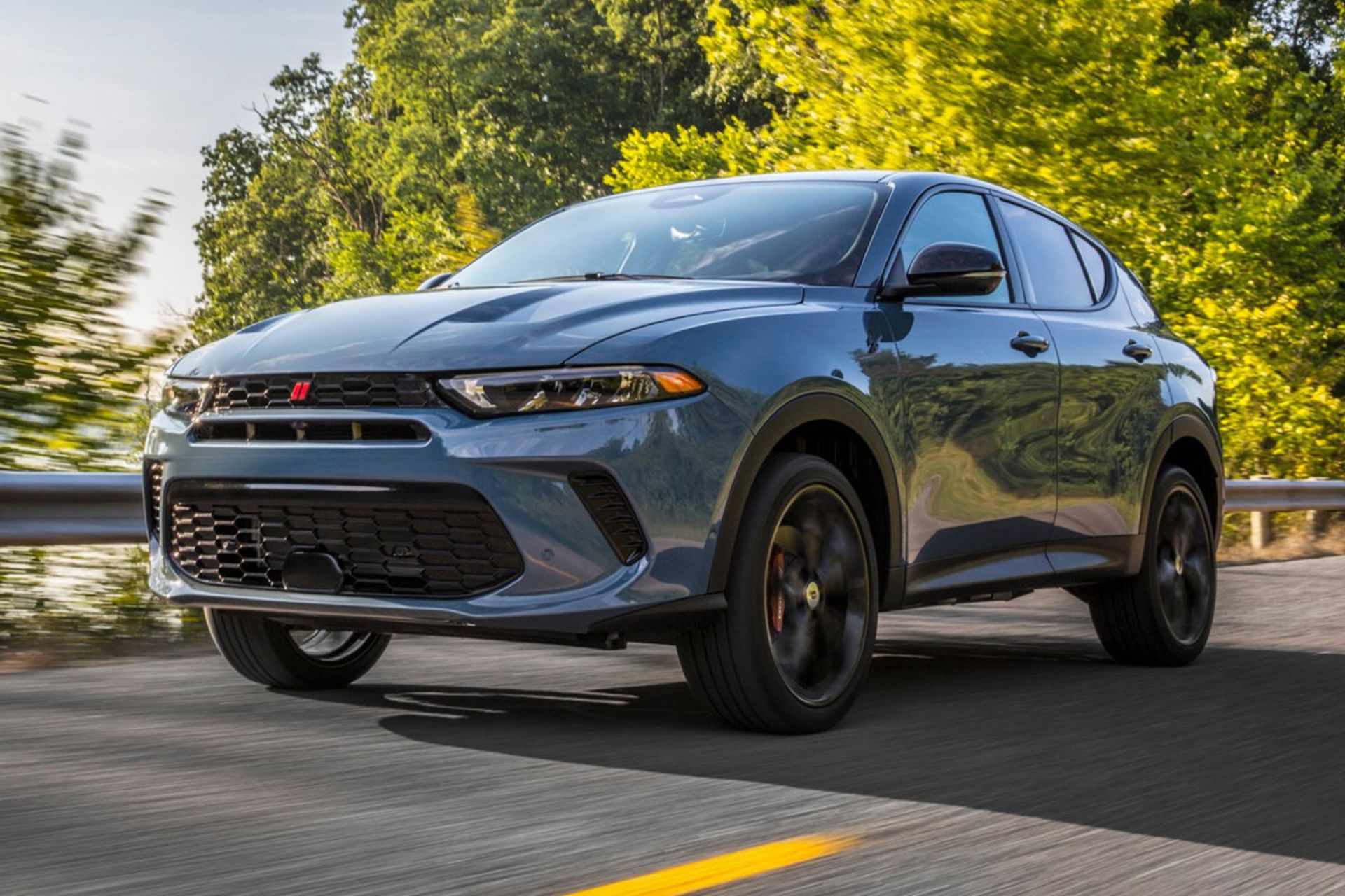 2023-Dodge-Hornet-4
